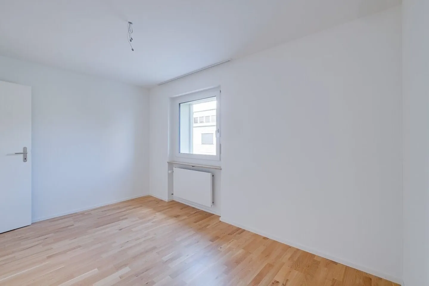 Central and bright apartment - Photo 5 of 8