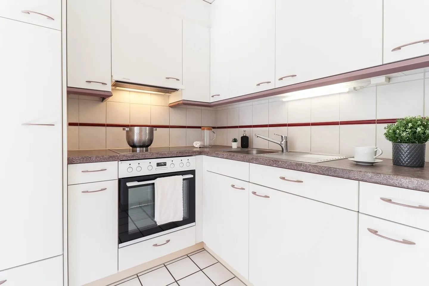 Appartement 2.5 pièces dans un quartier convivial - Photo 4 sur 11