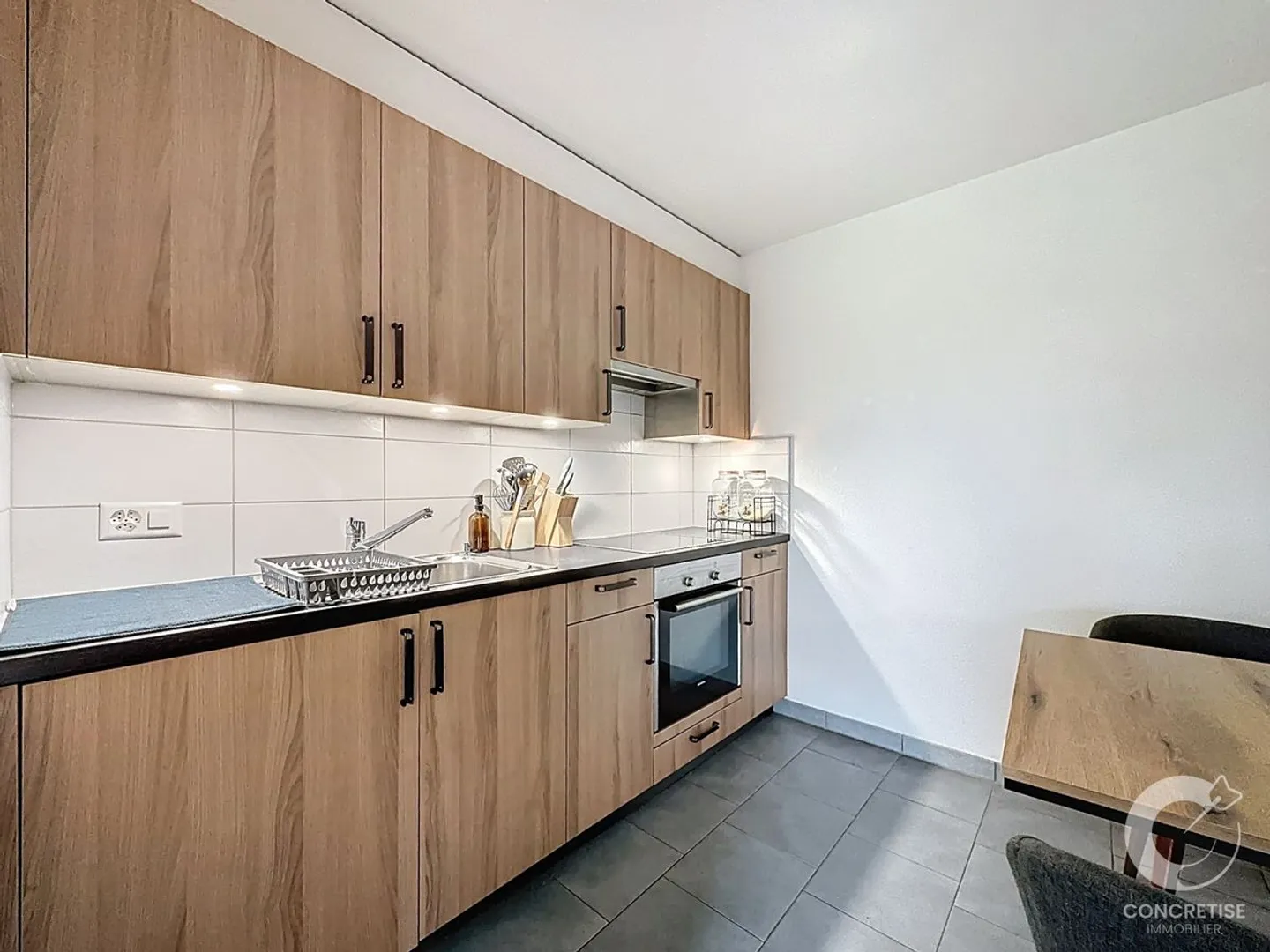 Modern Studio on the Ground Floor - Photo 2 of 11