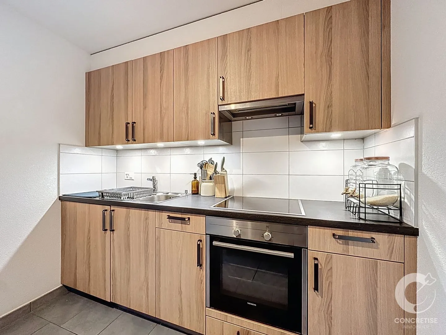 Modern Studio on the Ground Floor - Photo 3 of 11