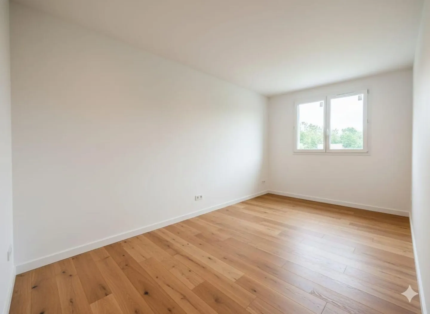 An extraordinary property with garden, terrace without privacy screen and mountain view! - Photo 3 of 6