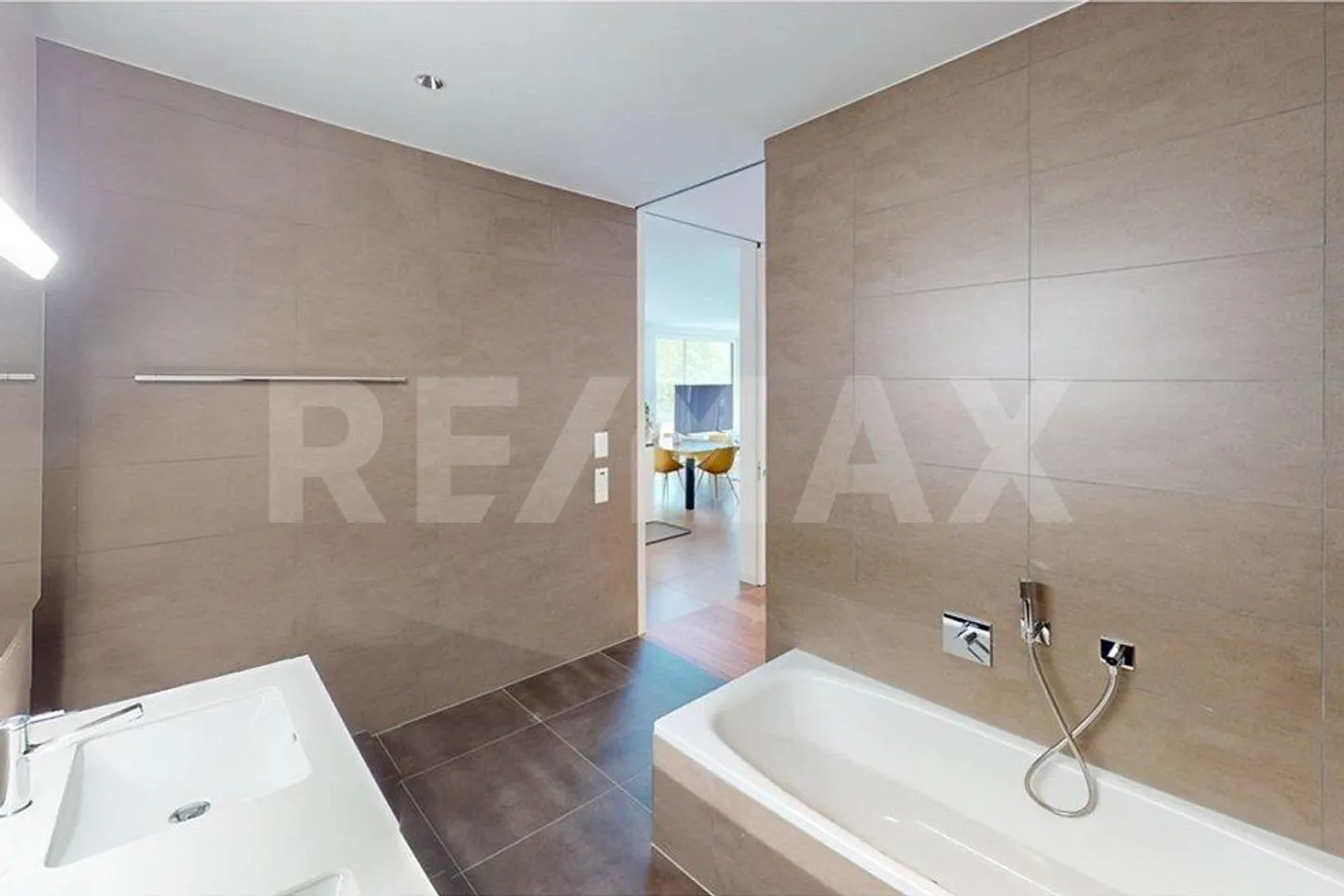 Luxuriöse Wohnung mit Terrasse und Seesicht - Foto 9 von 11