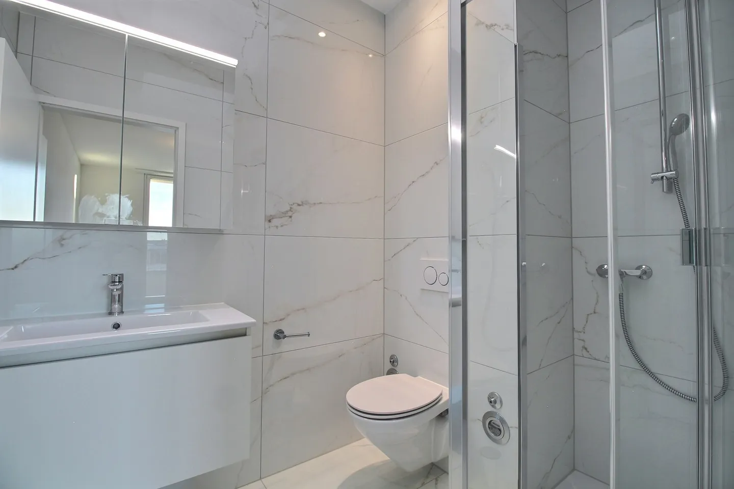 New 4.5-room penthouse for rent! - Photo 5 of 10