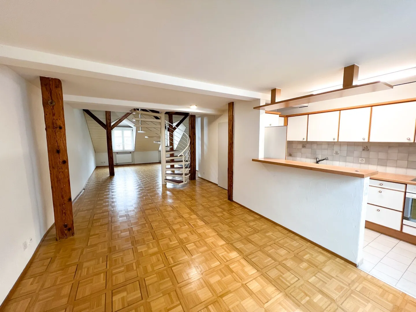 Duplex apartment in the old town - Photo 2 of 18