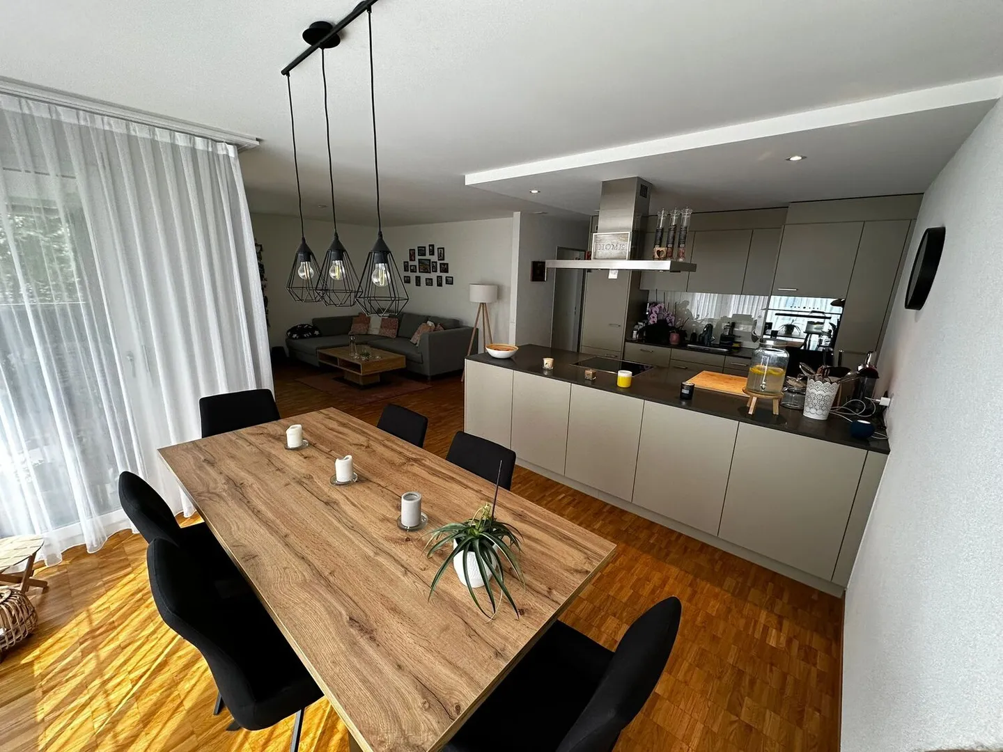 APPARTEMENT 4½ PIÈCES À STÄFA (ZH), MEUBLÉ, TEMPORAIRE - Photo 4 sur 10