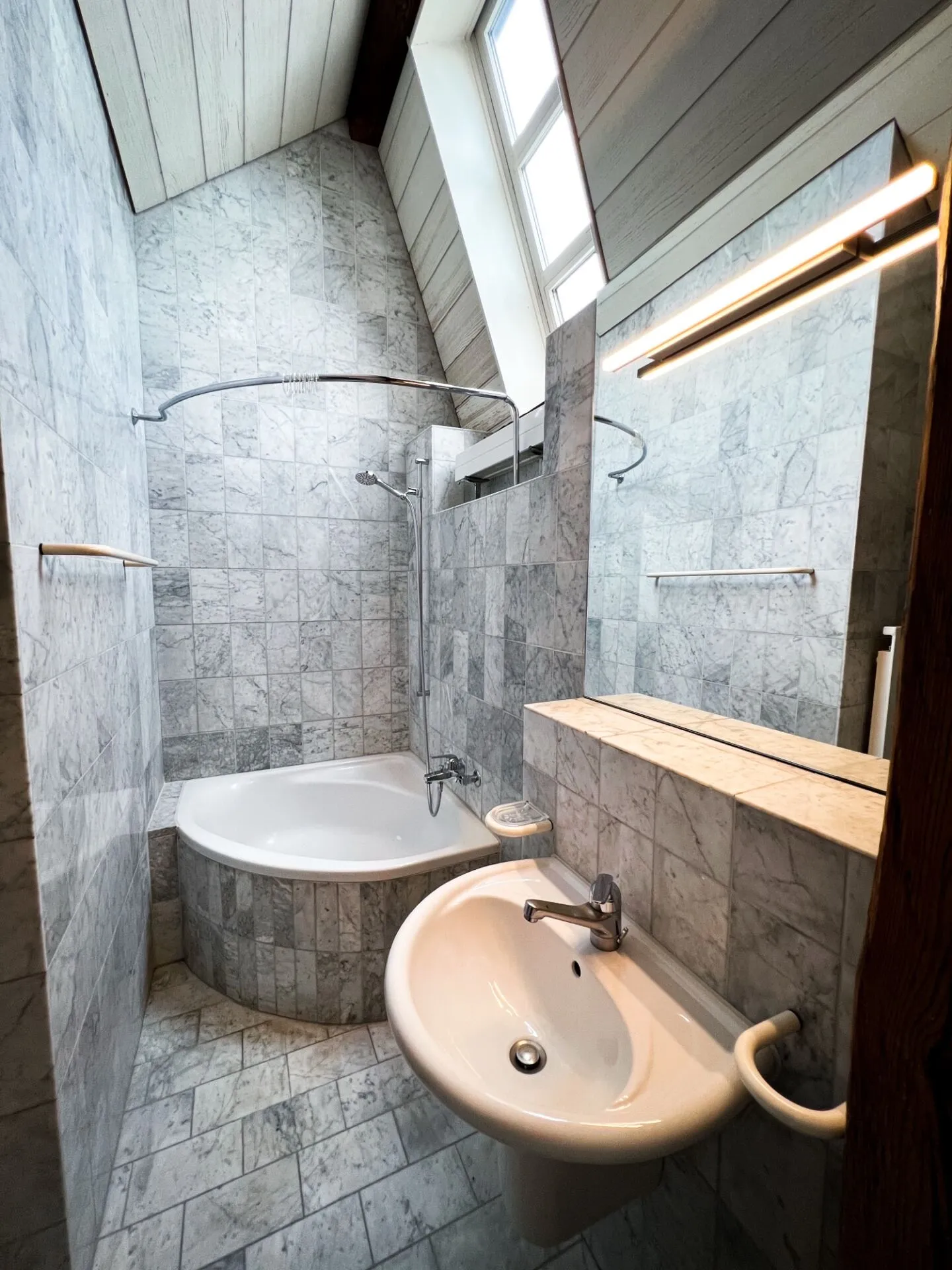 Duplex apartment in the old town - Photo 17 of 18