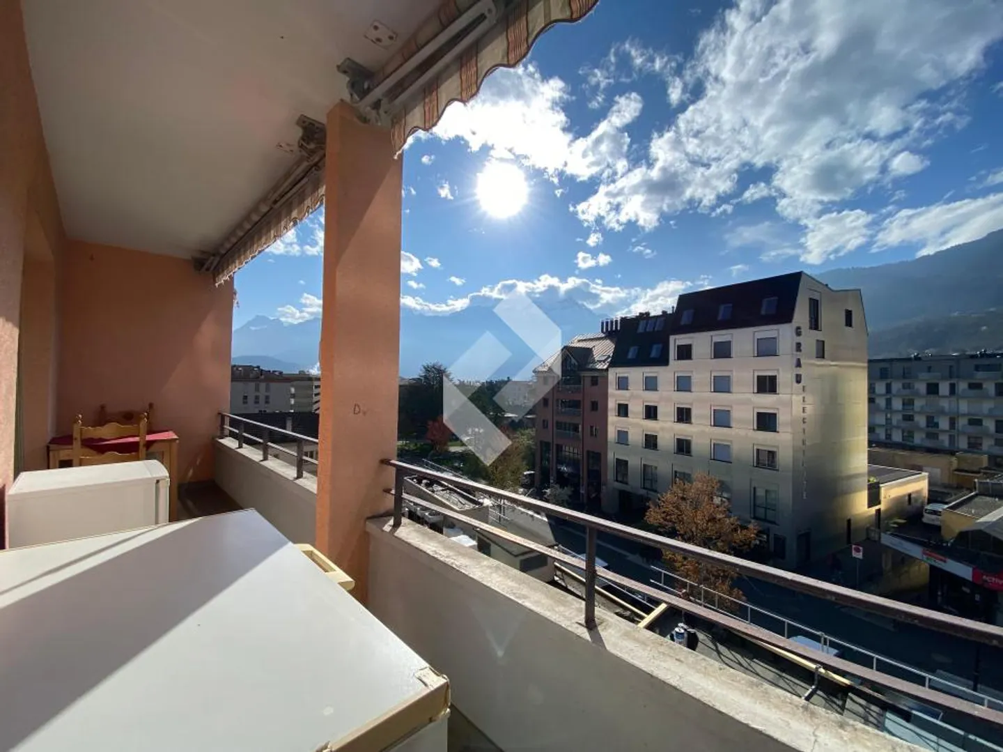 Letztes Stockwerk im Zentrum von Monthey - Foto 1 di 13