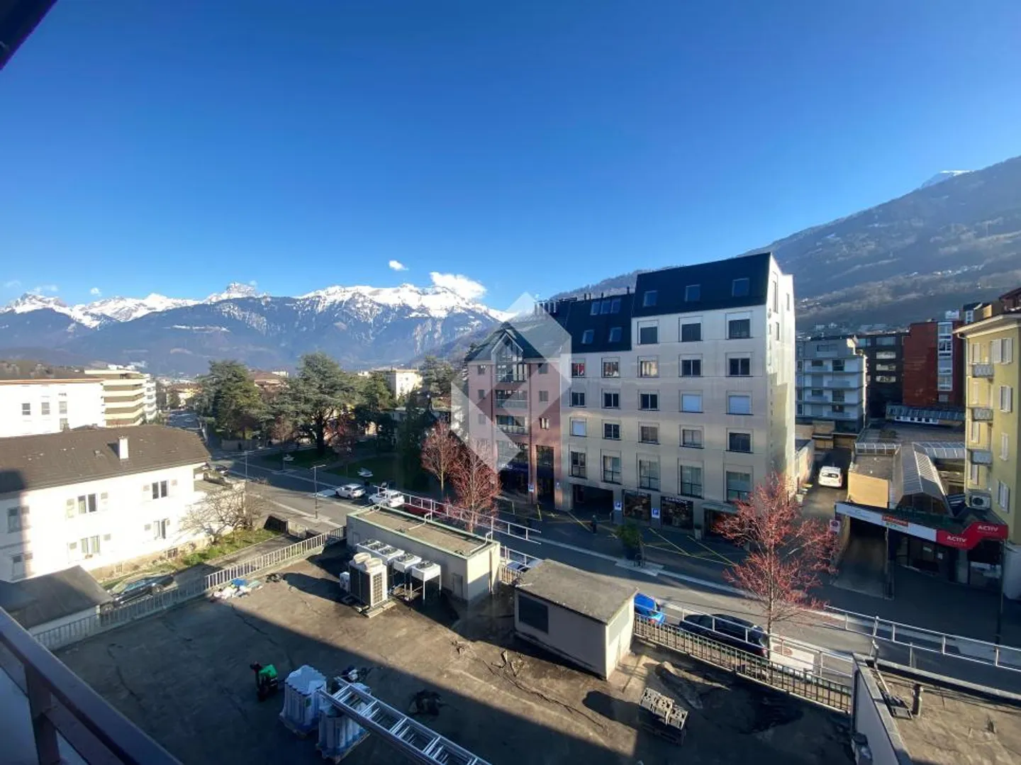 Letztes Stockwerk im Zentrum von Monthey - Foto 2 di 13