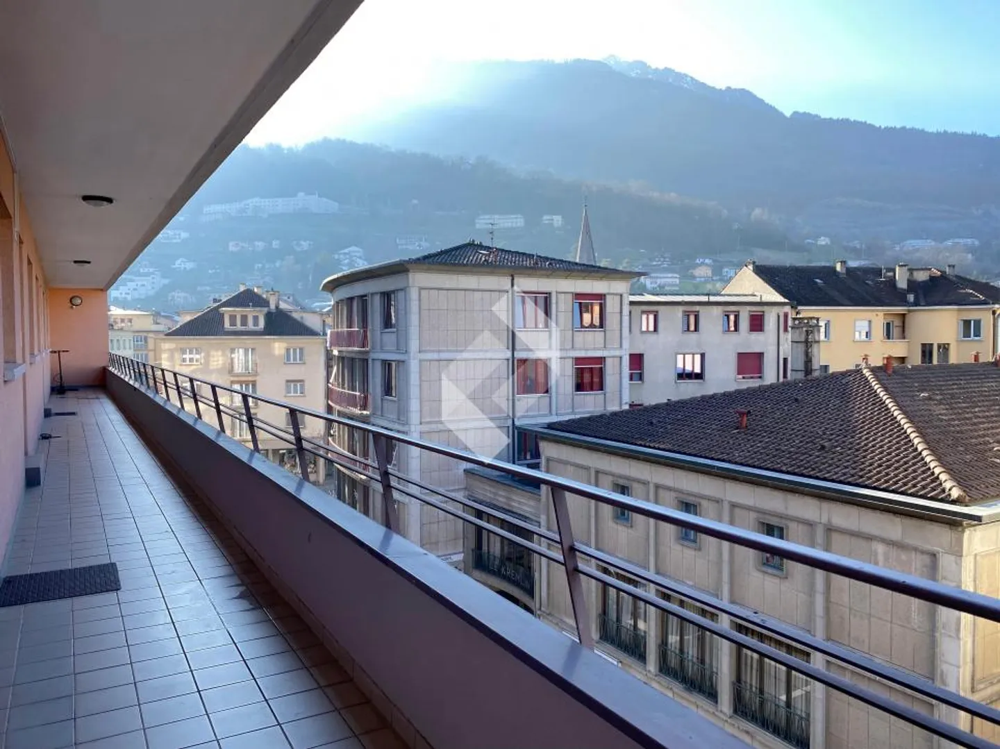 Letztes Stockwerk im Zentrum von Monthey - Foto 11 di 13