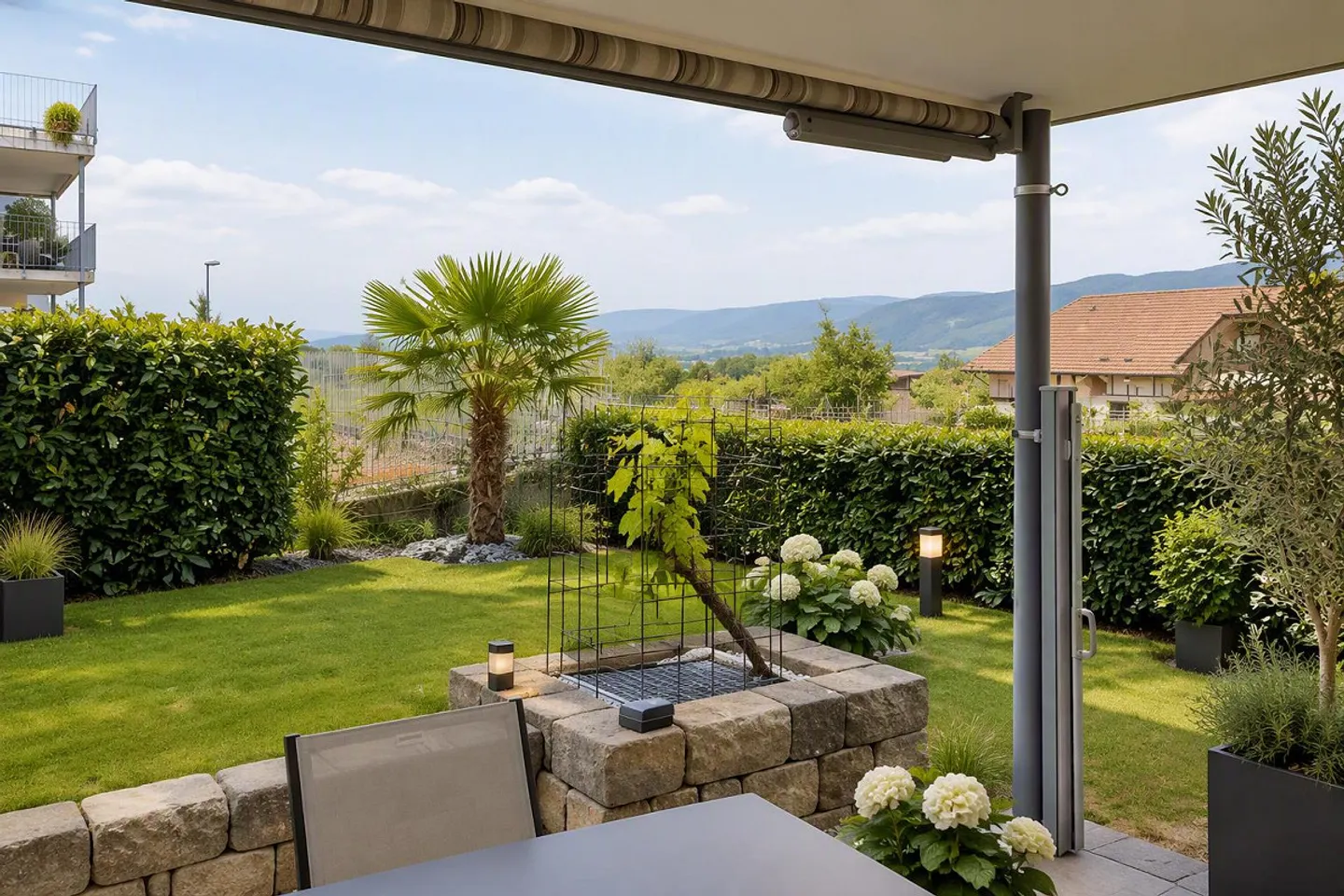 Appartamento di 4,5 stanze in standard di proprietà con grande area esterna - Foto 4 di 7