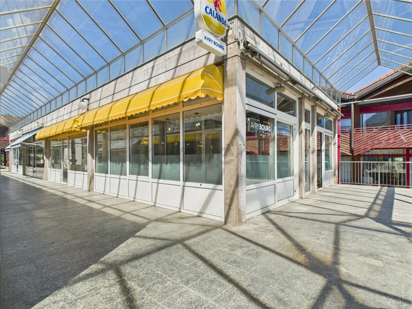 Versatile Commercial Space in Avry - Photo 8 of 12