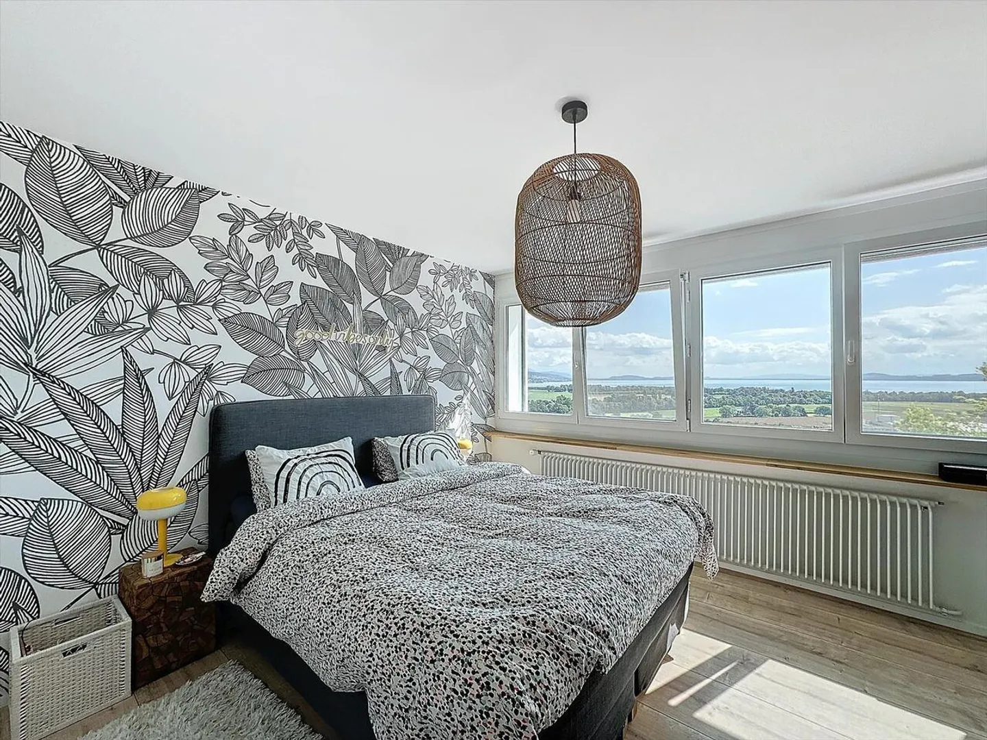 Lake View & Elegant Modern with Separate Studio - Photo 4 of 6