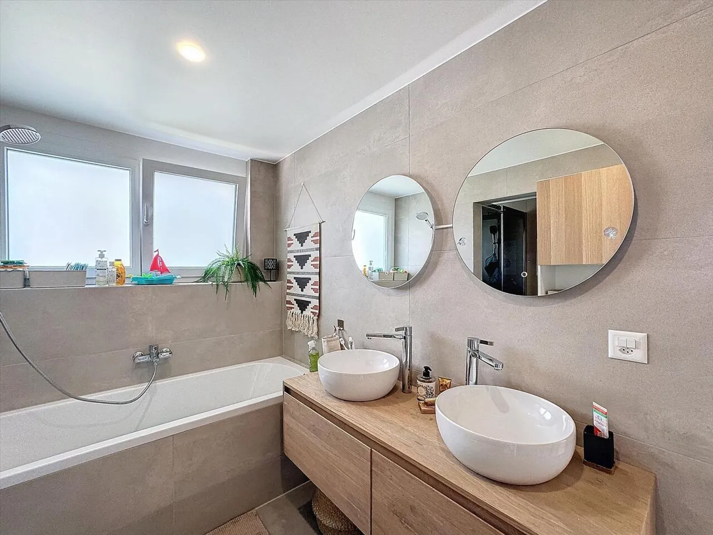 Lake View & Elegant Modern with Separate Studio - Photo 6 of 6