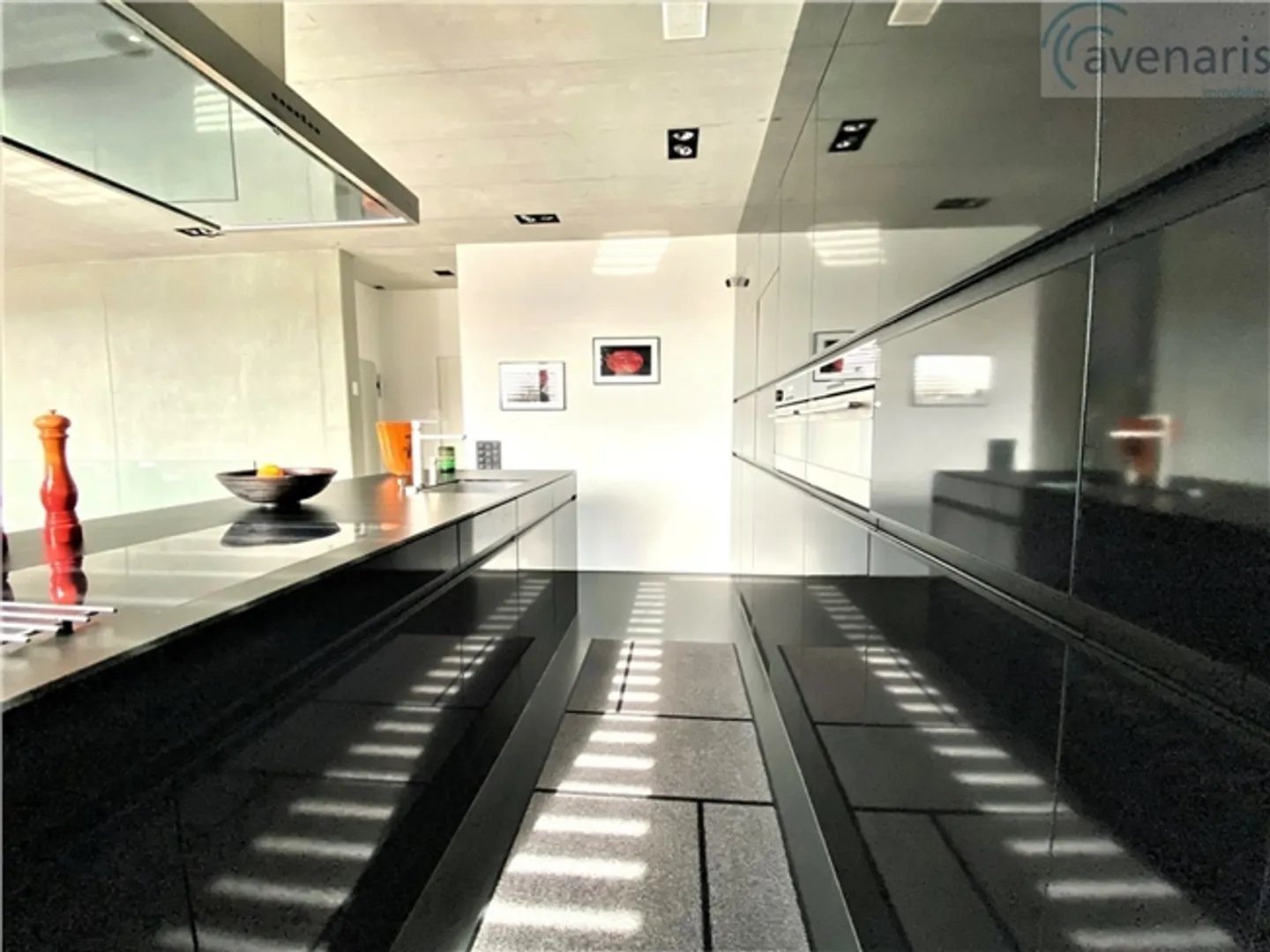 Casa bifamiliare spaziosa in una posizione centrale - Foto 7 di 13