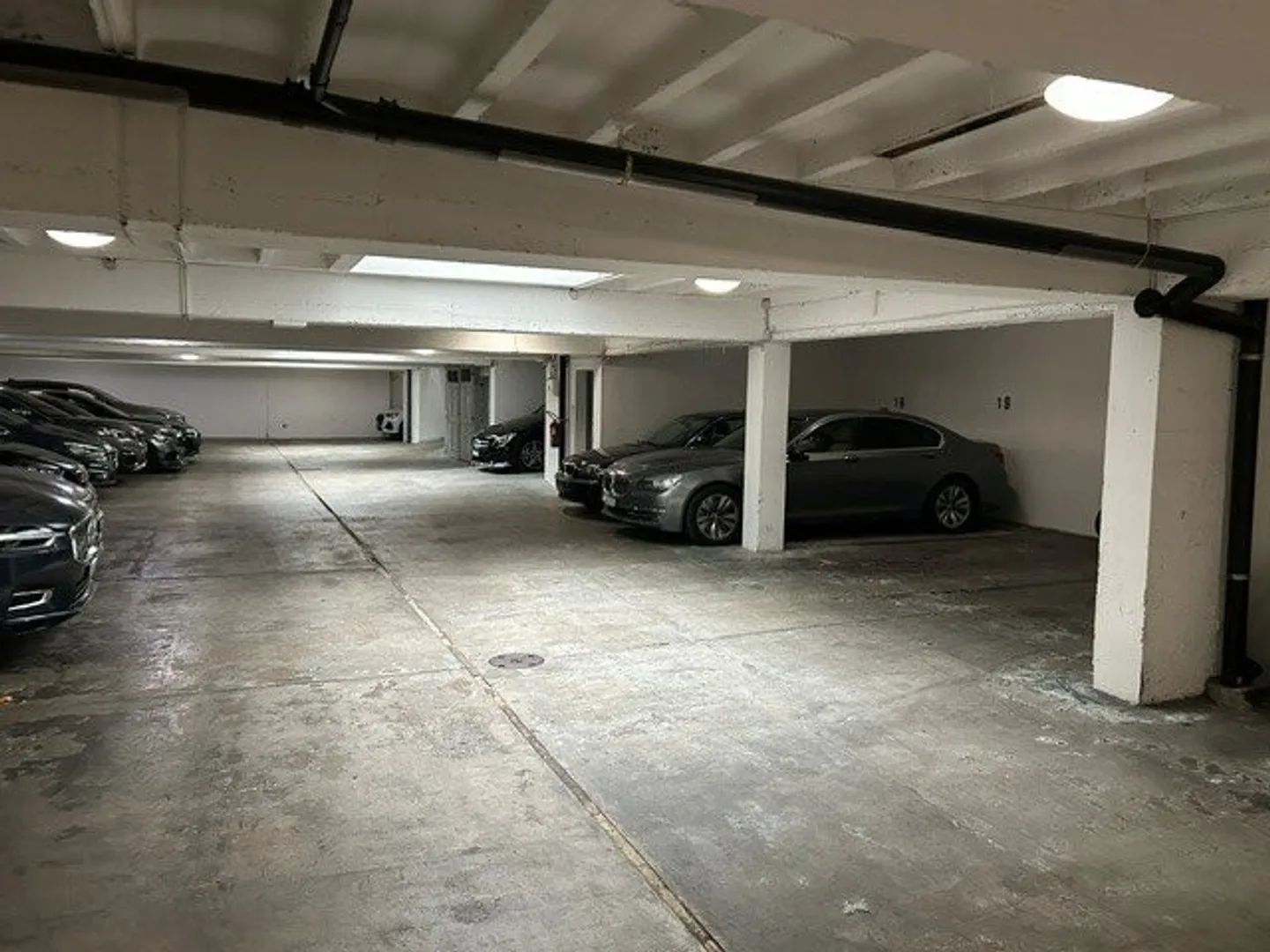Parking space for rent in the basement - Photo 1 of 3
