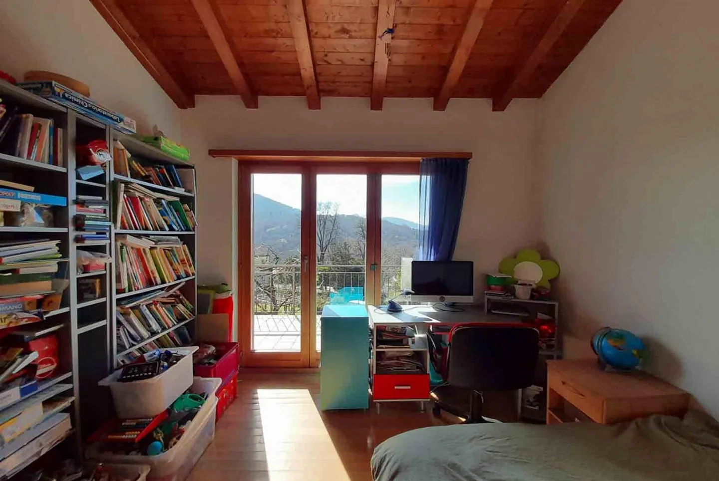 VILLA SPACIEUSE 6.5 PIÈCES AVEC GRAND JARDIN À CURIO - Photo 7 sur 12