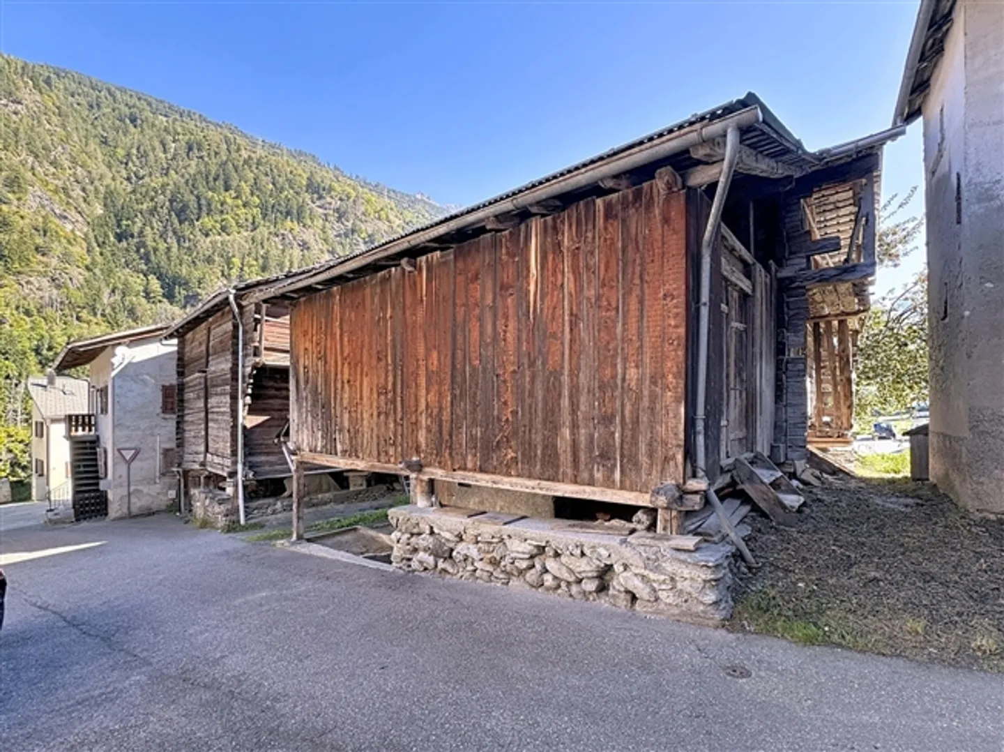 Authentic Valais Raccard for Renovation - Photo 4 of 5