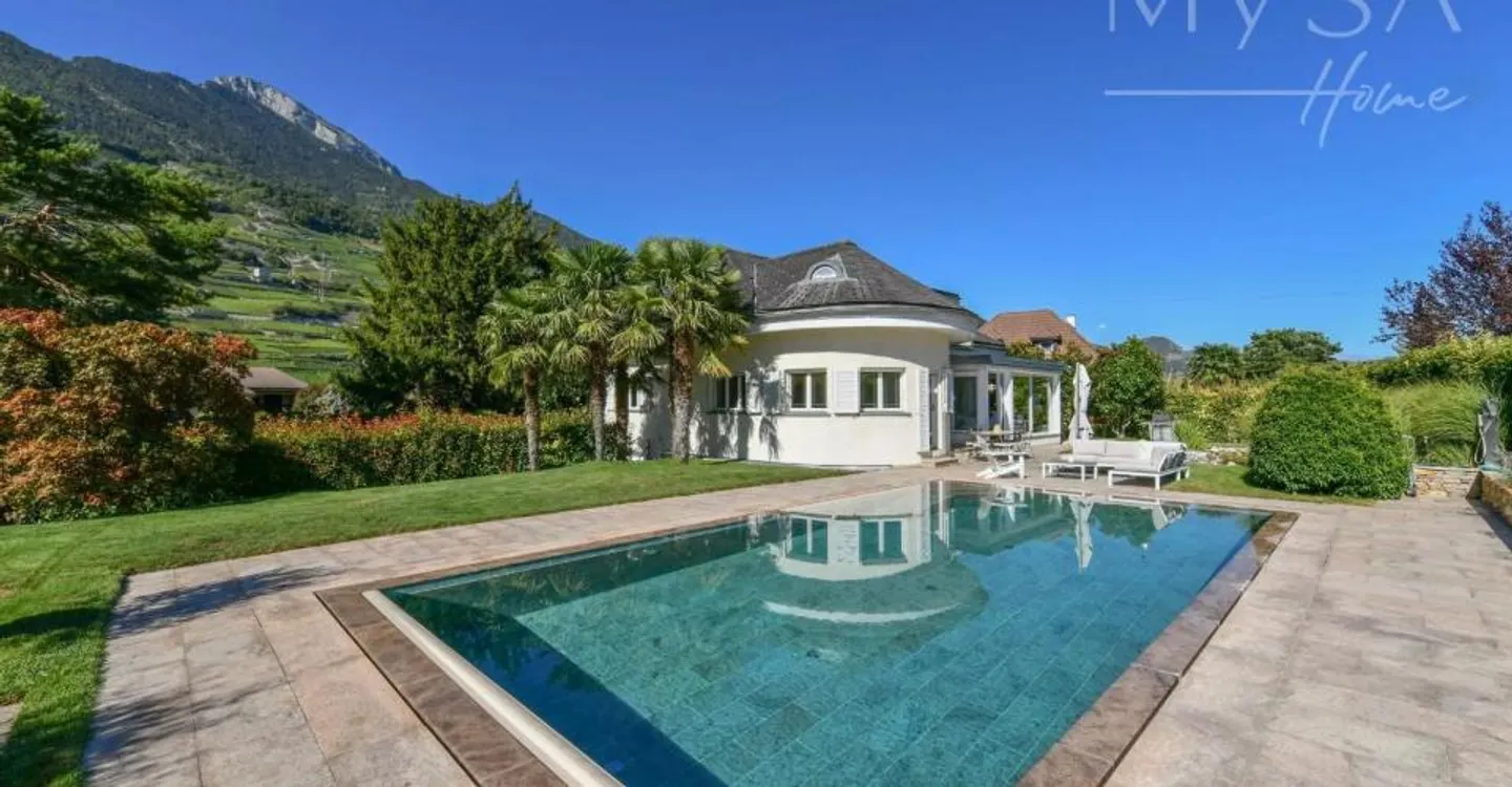 VETROZ, SUPERBA VILLA DI CARATTERE IN ASSOLUTO SILENZIO - PISCINA - Foto 1 di 11