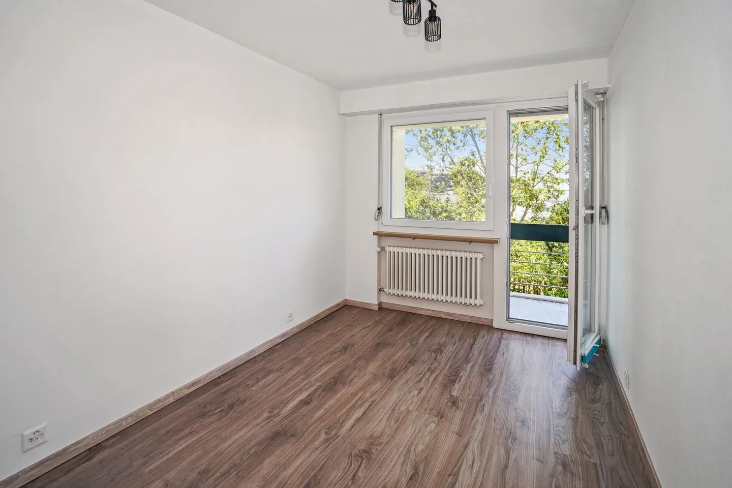 Renoviertes Einfamilienhaus mit Garten bis 07.2029 zu vermieten in Oberwil - Foto 7 von 13