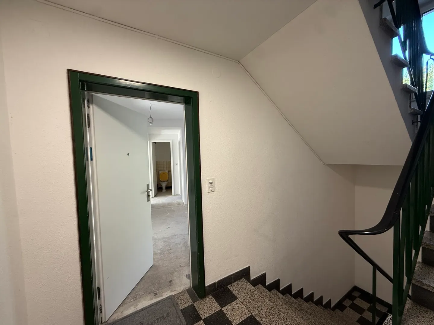 Espace commercial / Bureau / Salle de thérapie à louer dans un emplacement de choix - Photo 2 sur 8