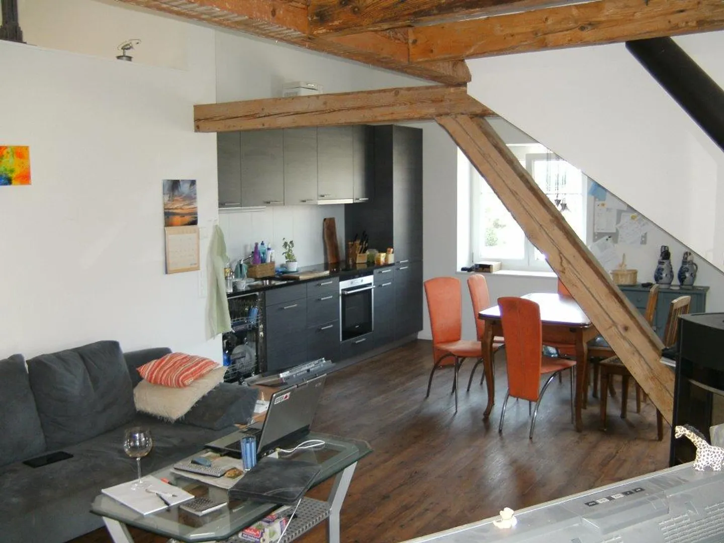Penthouse 4 1/2 pièces, dans une maison de 3 familles, près de la gare + du lac - Photo 4 sur 15