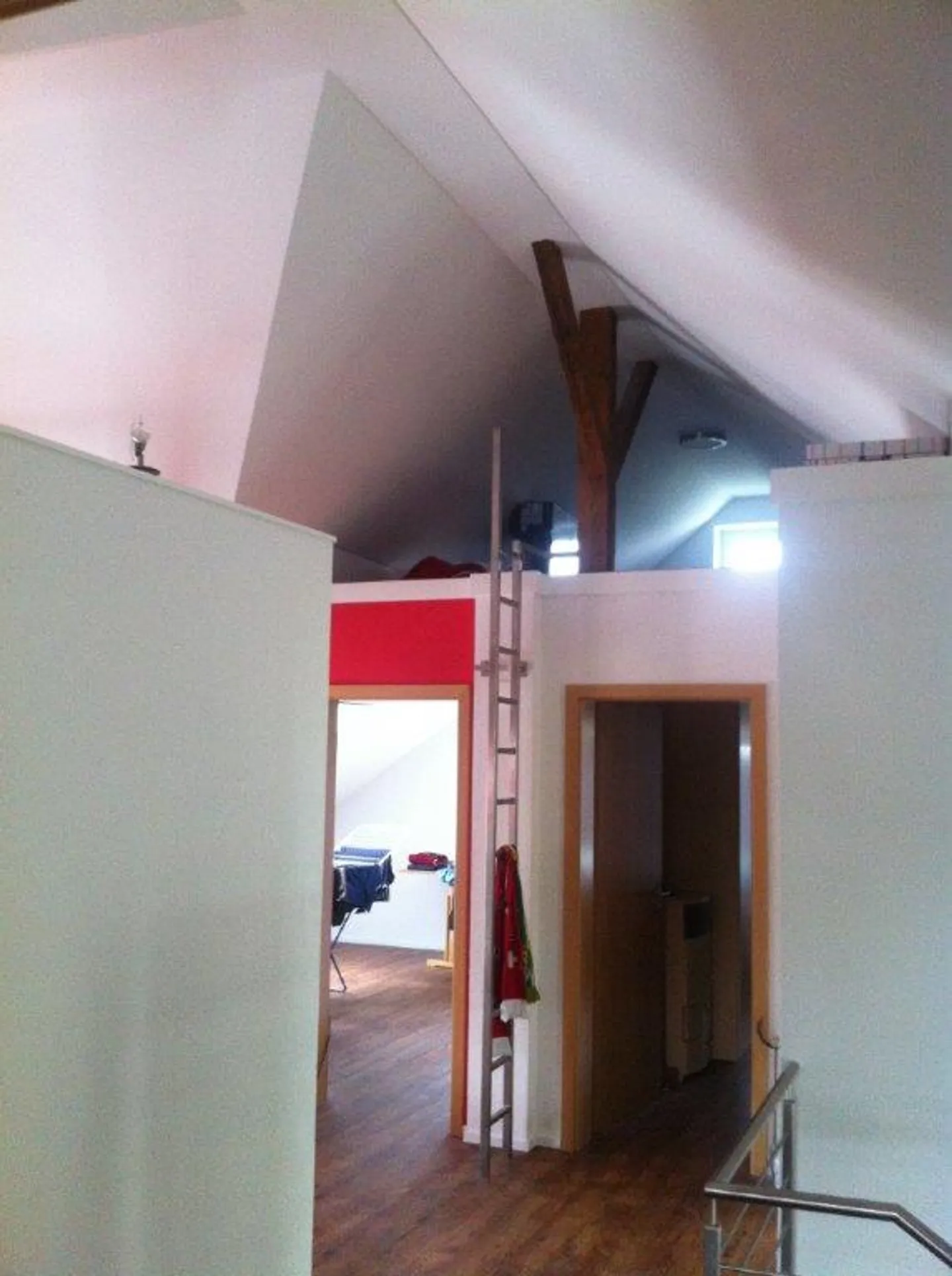 Penthouse 4 1/2 pièces, dans une maison de 3 familles, près de la gare + du lac - Photo 8 sur 15