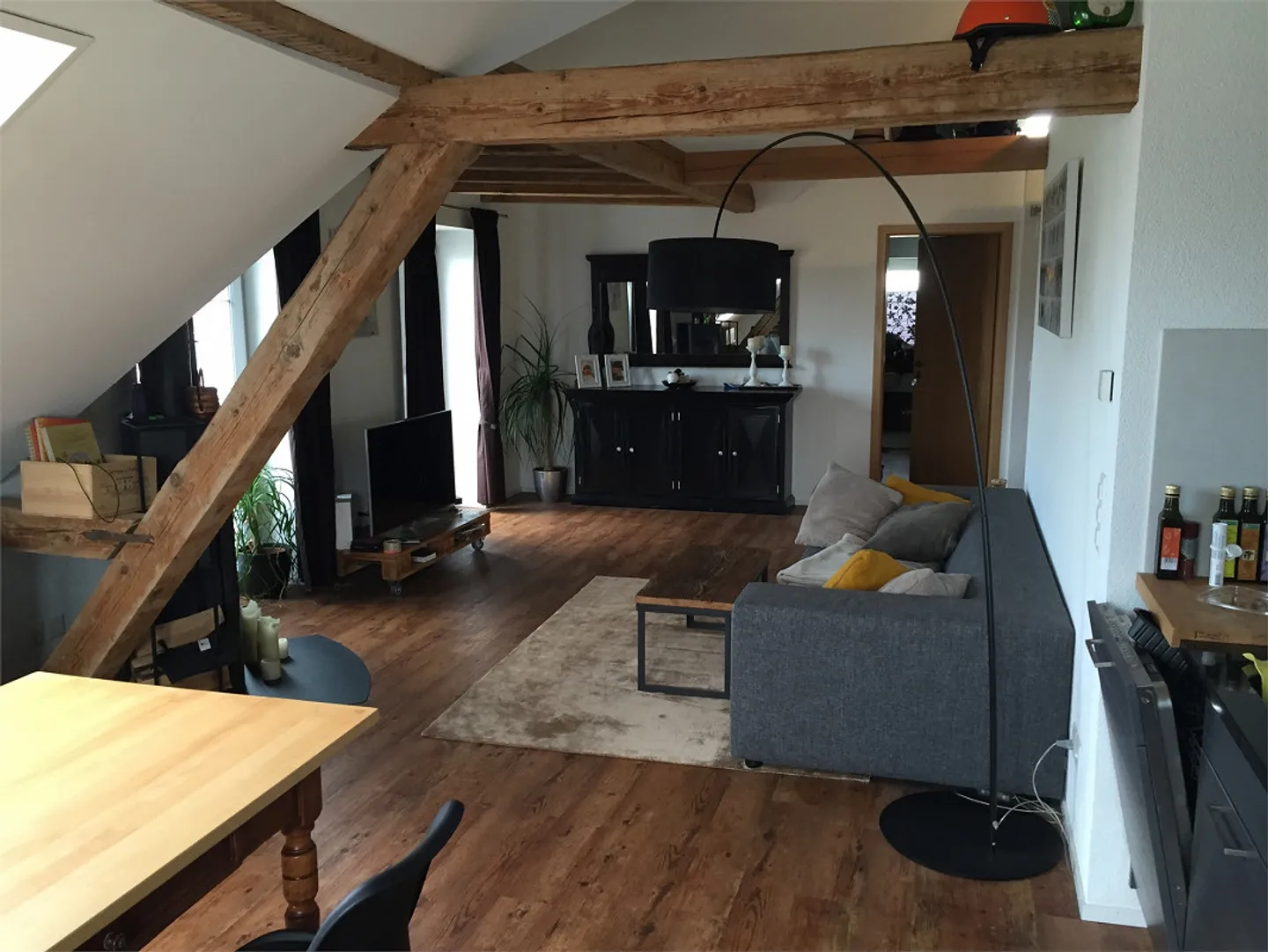 Penthouse 4 1/2 pièces, dans une maison de 3 familles, près de la gare + du lac - Photo 13 sur 15