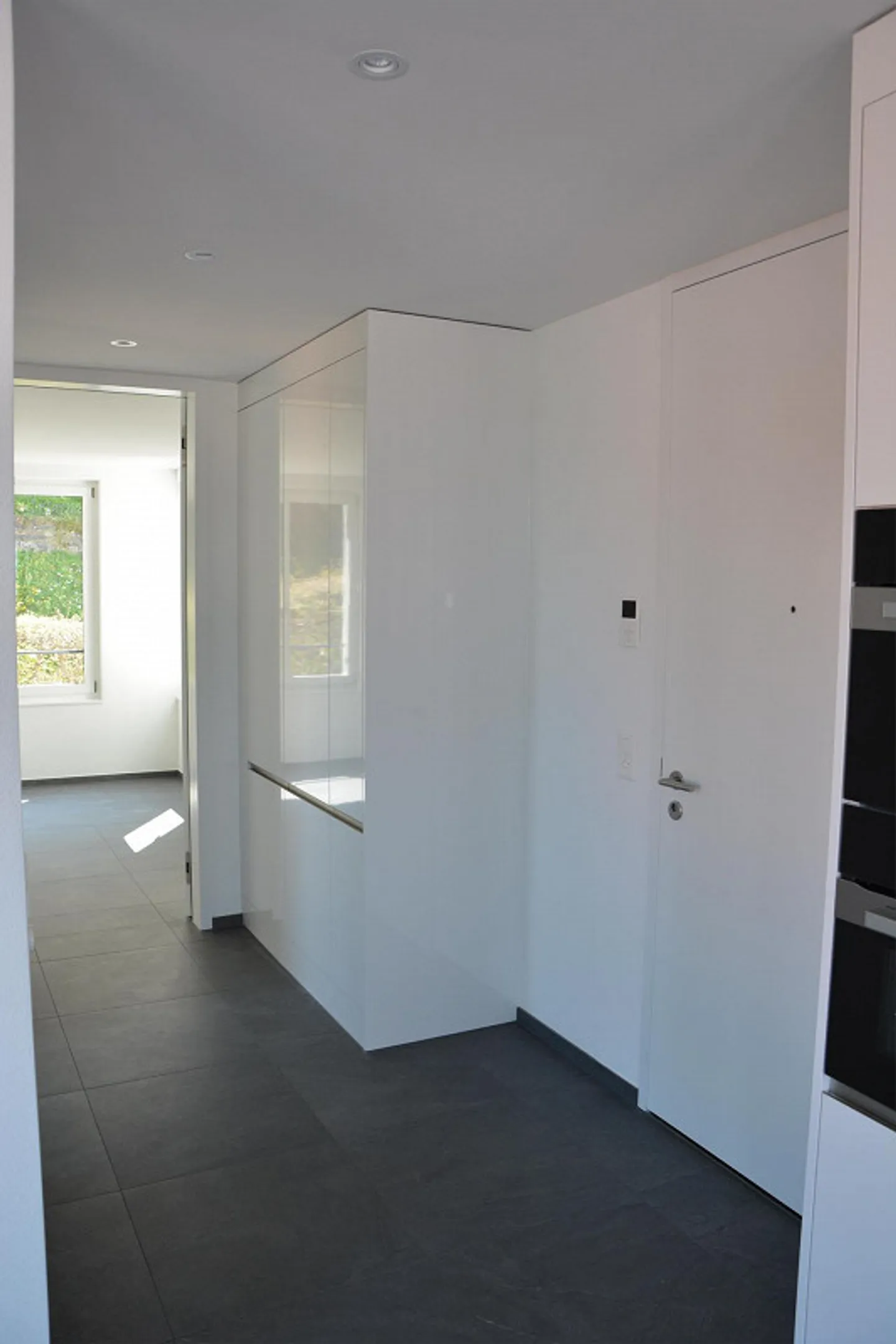 Appartamento moderno di 2,5 stanze (49m2) con vista lago - Foto 2 di 12