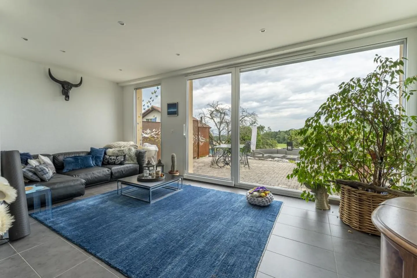 Unique! Grand Appartement dans un Emplacement Calme! - Photo 3 sur 7