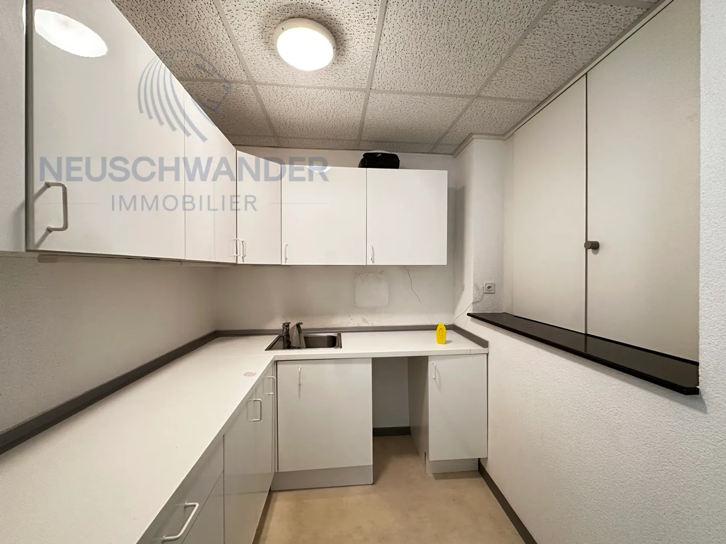 Strategic location and first rent offered! - Photo 5 of 6