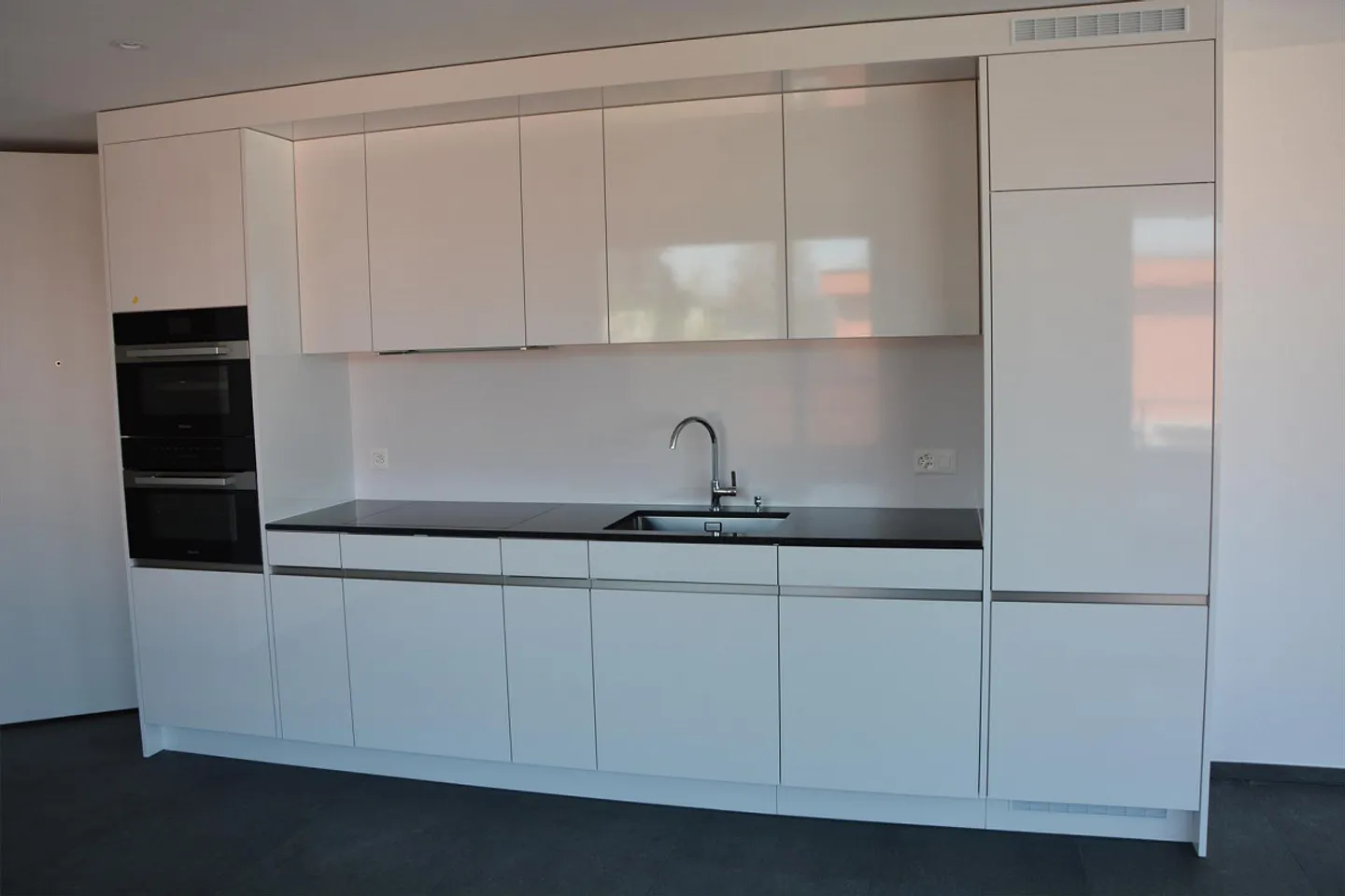 Appartamento moderno di 2,5 stanze (49m2) con vista lago - Foto 3 di 12