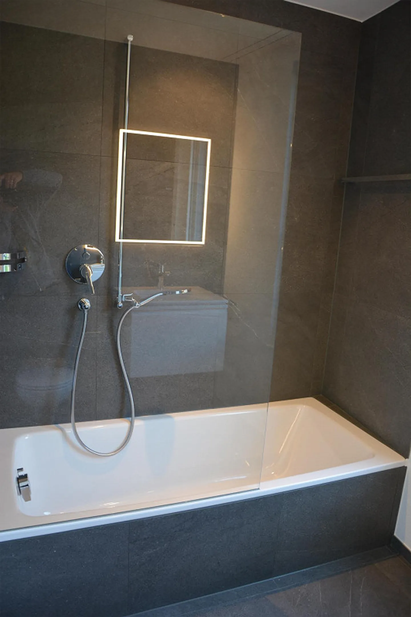 Appartamento moderno di 2,5 stanze (49m2) con vista lago - Foto 12 di 12