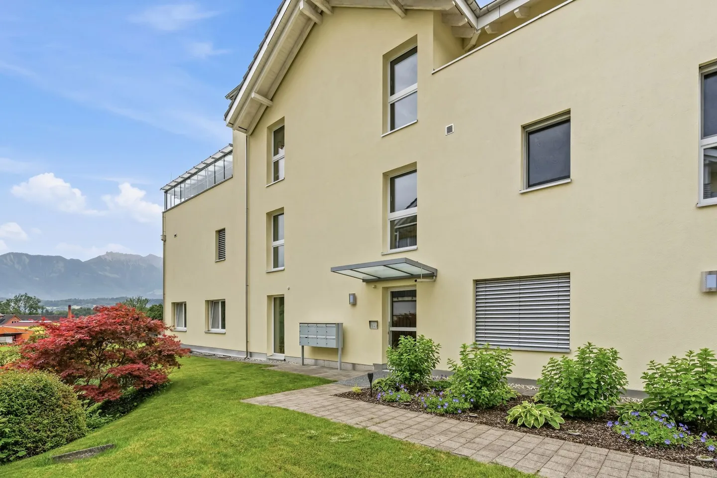 Proprietà di rendimento esclusiva in una posizione residenziale privilegiata a Sennwald - Foto 2 di 20