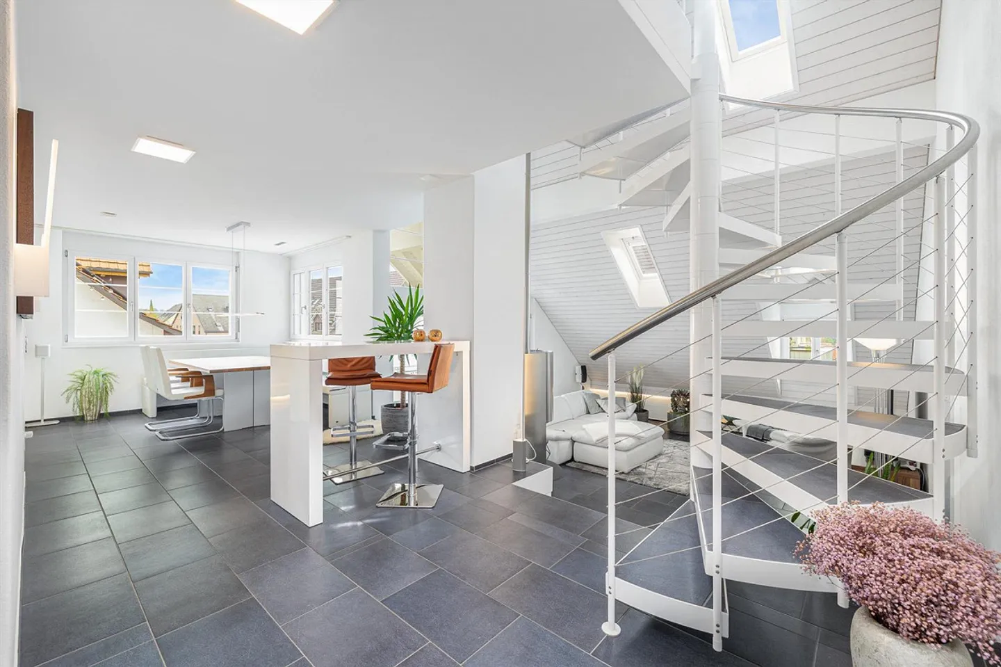 Large penthouse apartment with covered terrace and Swedish stove - Photo 1 of 9