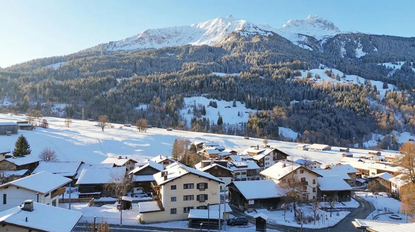 Appartement en duplex de 5,5 pièces au dernier étage de la Maison Madrisa Alpenb... - Photo 8 sur 13