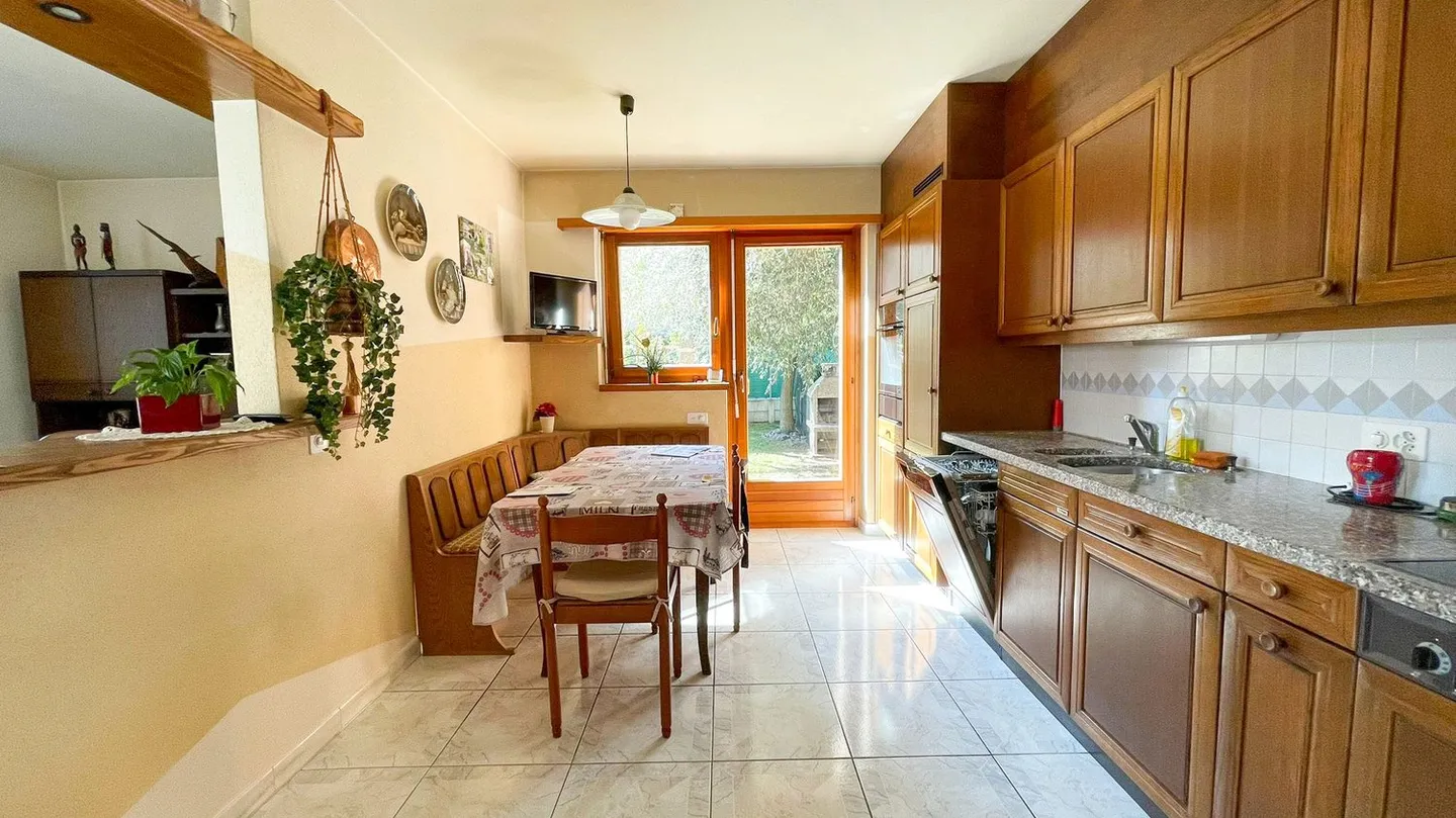 Wunderschöne Villa mit Pool in Riva San Vitale (MÖGLICHKEIT DER ÜBERNAHME DER HYPOTHEK) - Foto 14 von 24