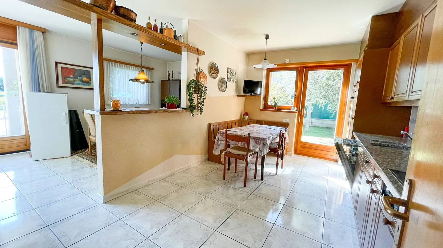 Wunderschöne Villa mit Pool in Riva San Vitale (MÖGLICHKEIT DER ÜBERNAHME DER HYPOTHEK) - Foto 15 von 24