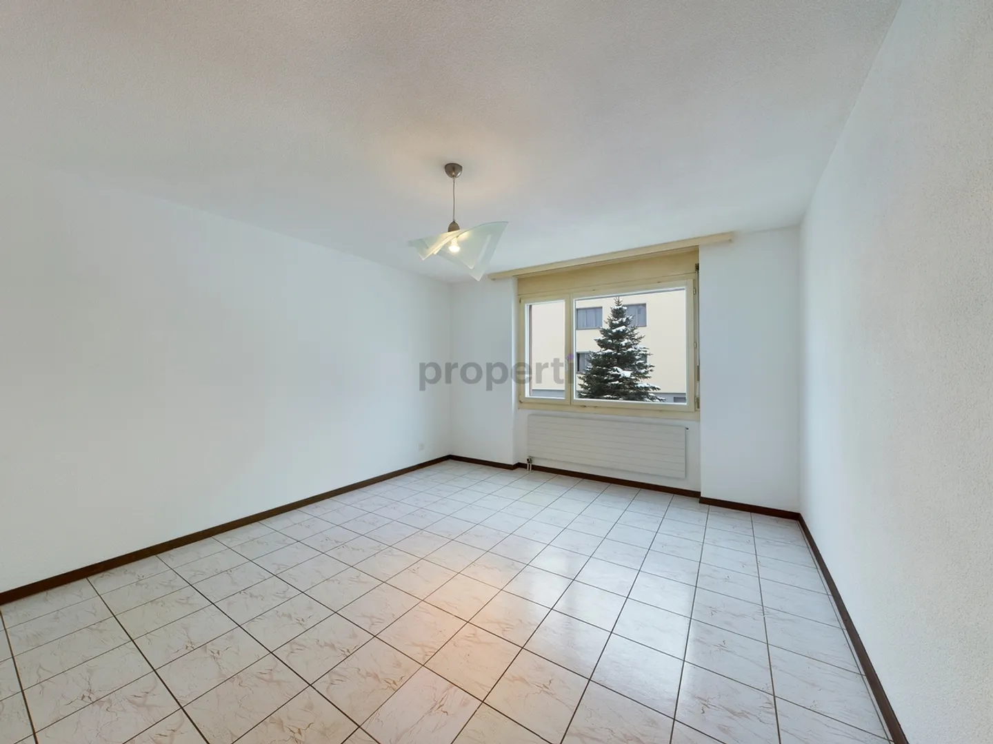 Schöne 4.5 Zimmer Wohnung in Brunnen - Foto 2 von 11