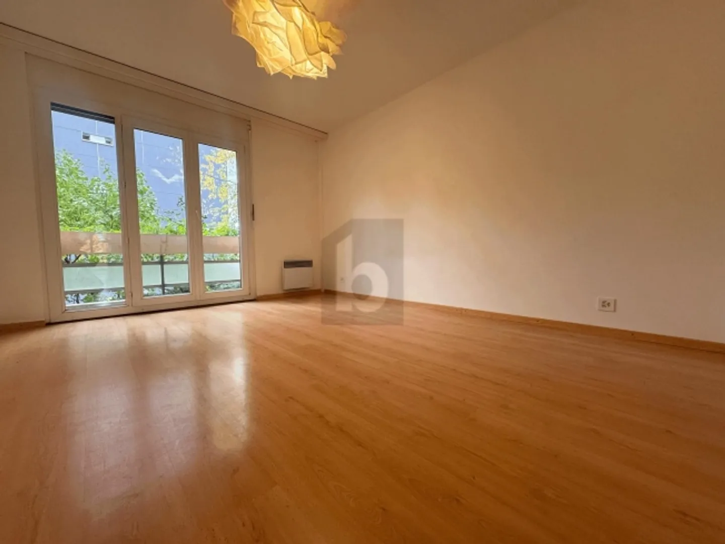 Apartment for rent - Photo 3 of 6