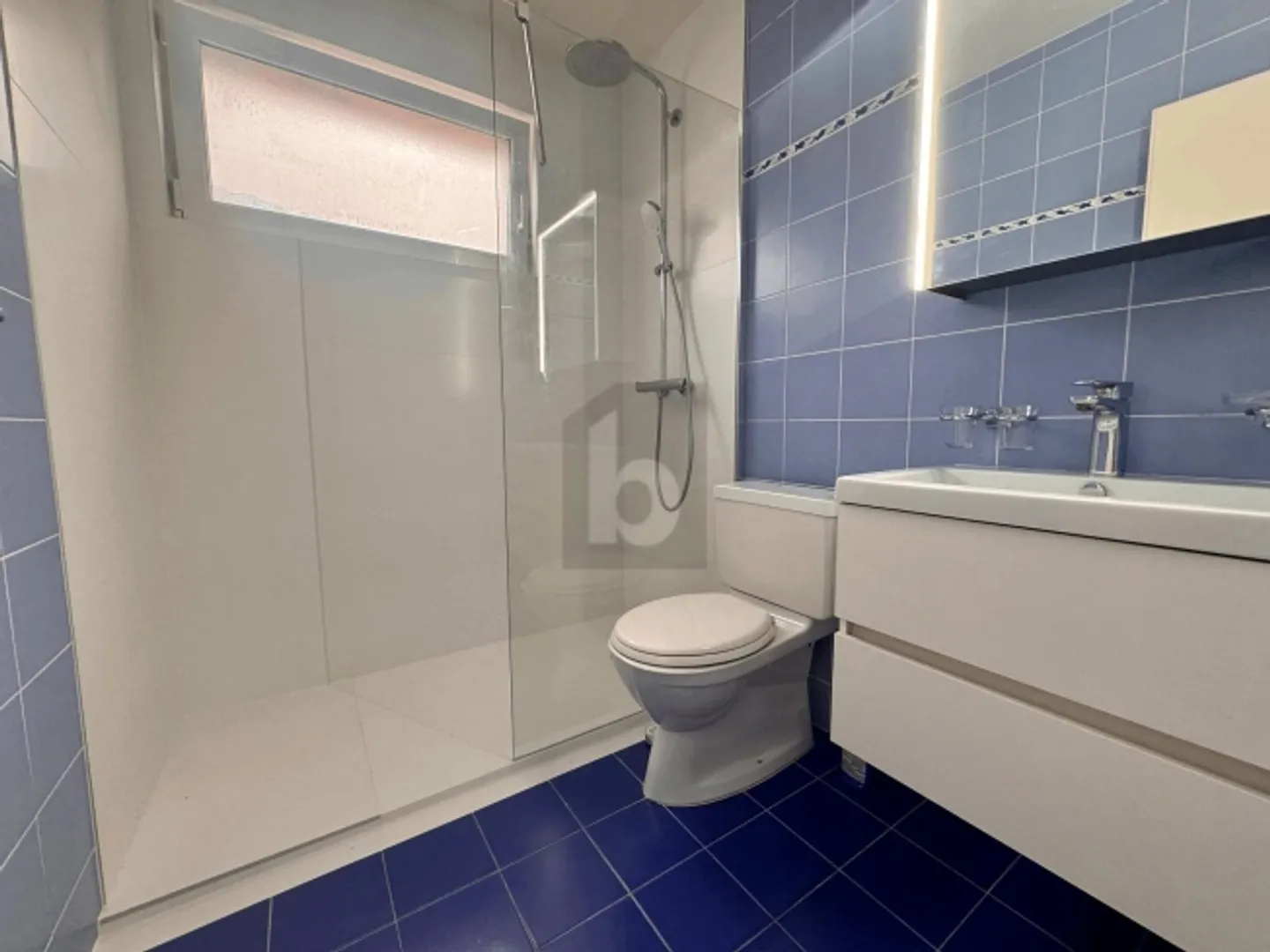 Apartment for rent - Photo 4 of 6