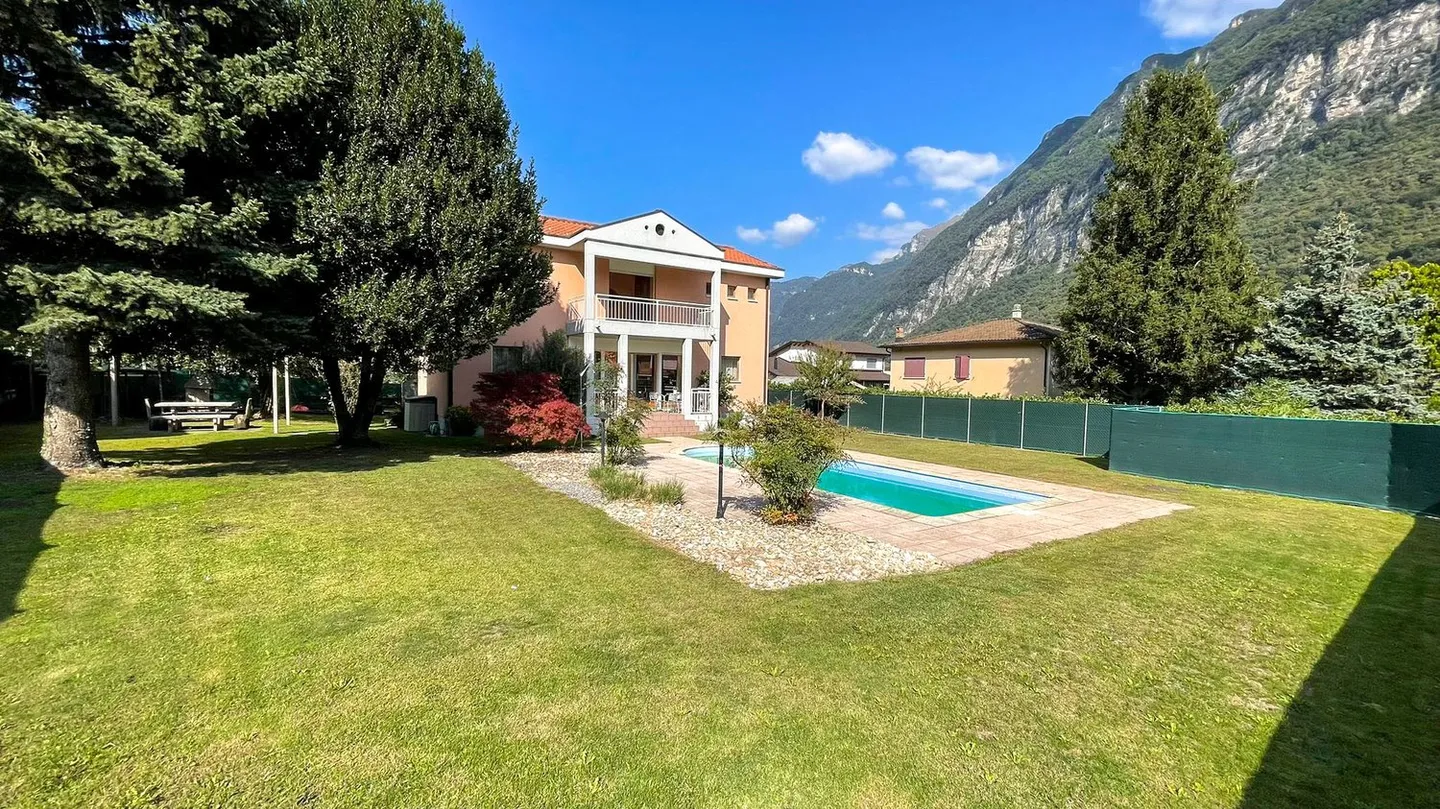 Wunderschöne Villa mit Pool in Riva San Vitale (MÖGLICHKEIT DER ÜBERNAHME DER HYPOTHEK) - Foto 4 von 24