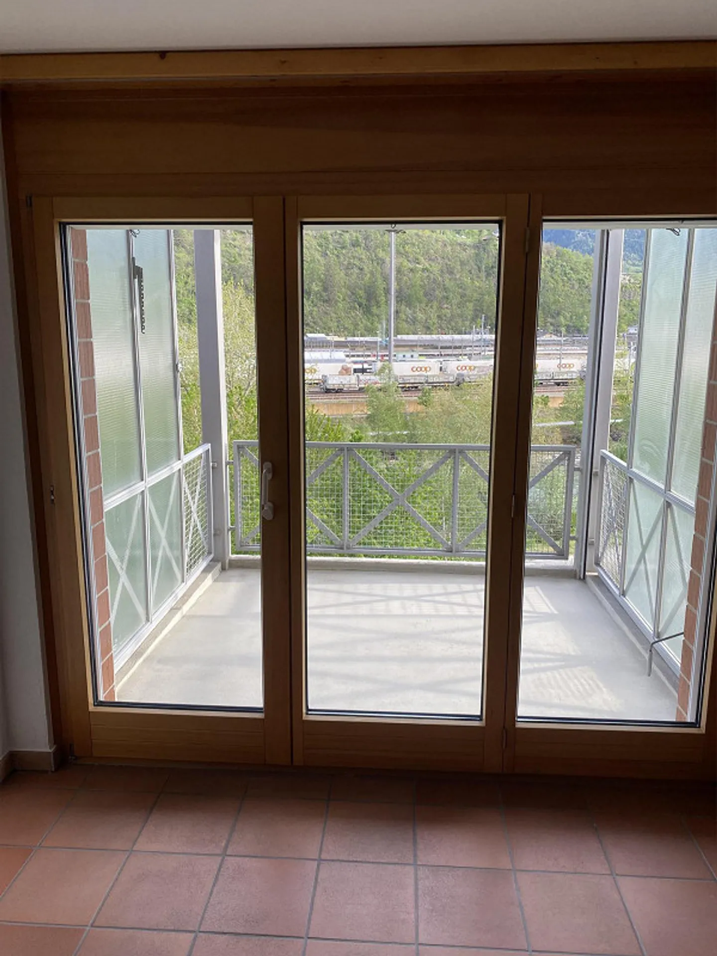Spacious apartment for rent - Photo 1 of 16