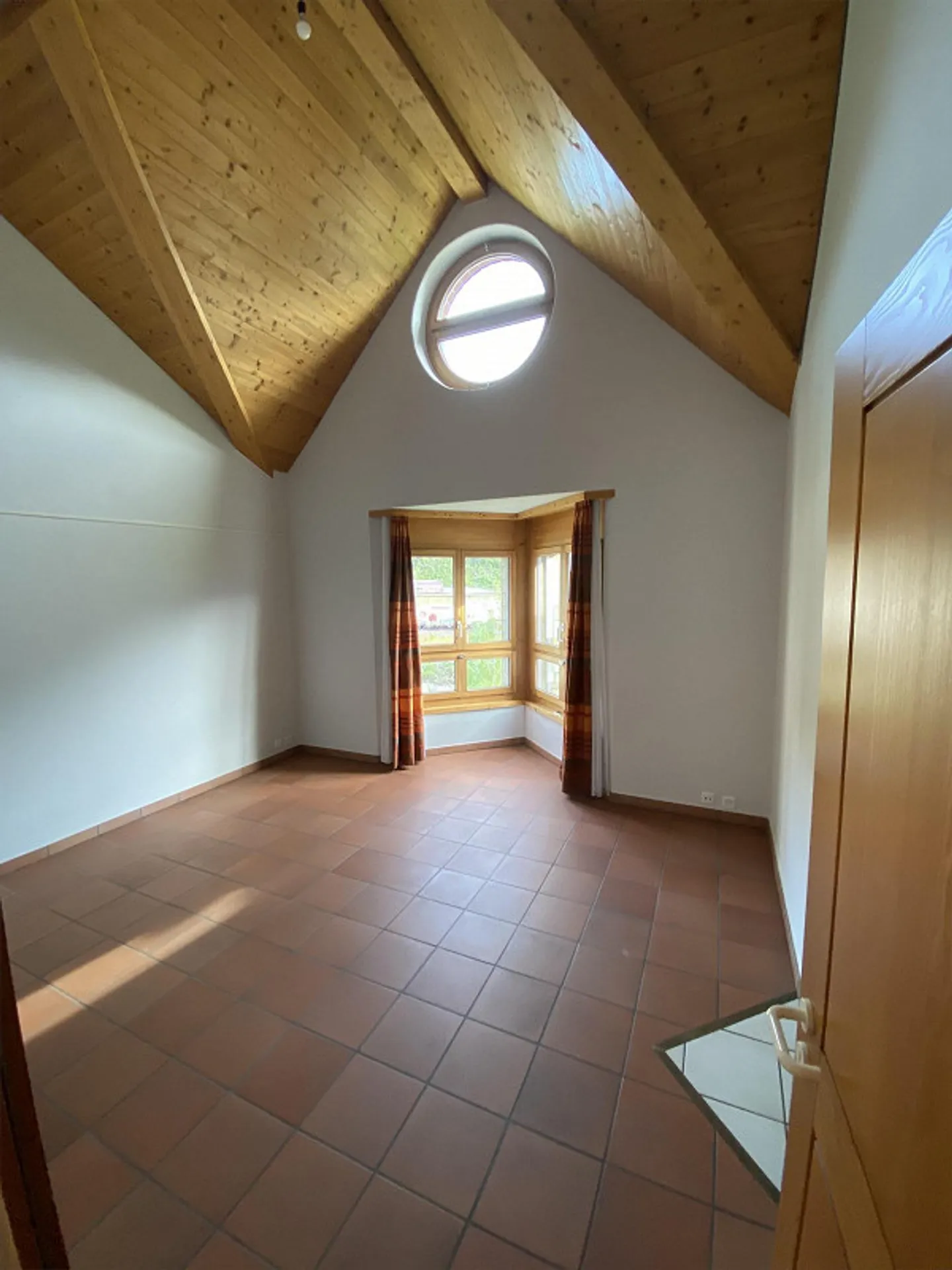 Spacious apartment for rent - Photo 7 of 16