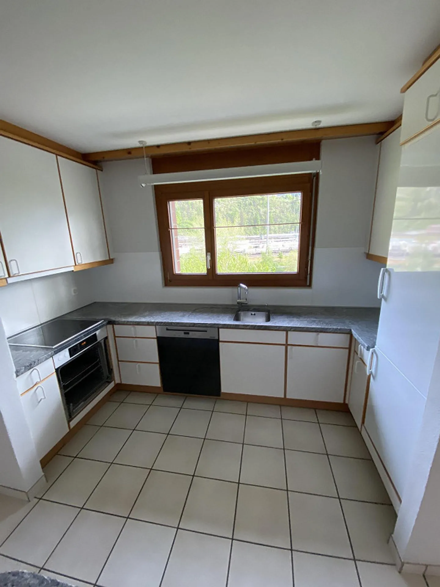 Spacious apartment for rent - Photo 8 of 16