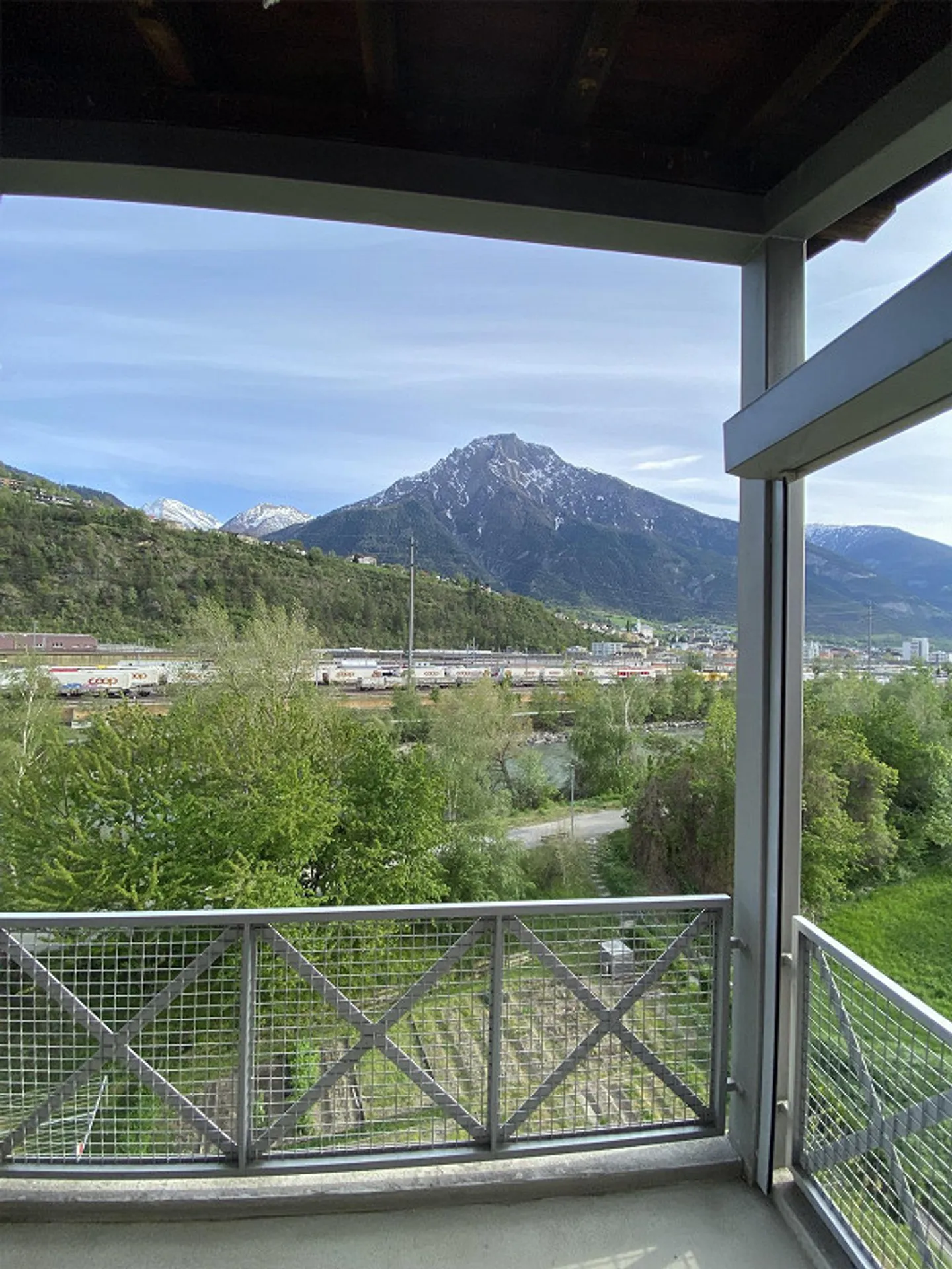 Spacious apartment for rent - Photo 2 of 16