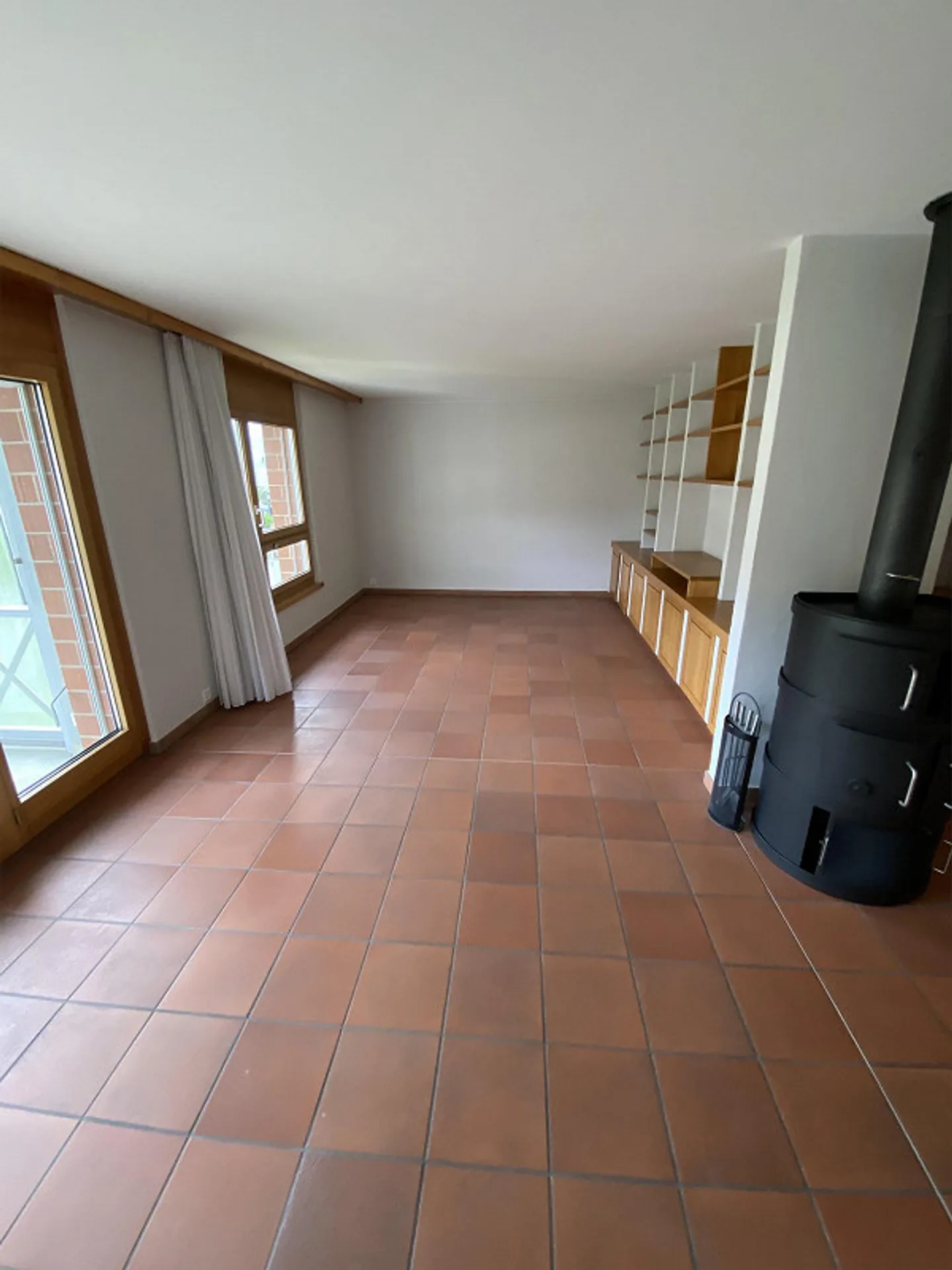 Spacious apartment for rent - Photo 4 of 16