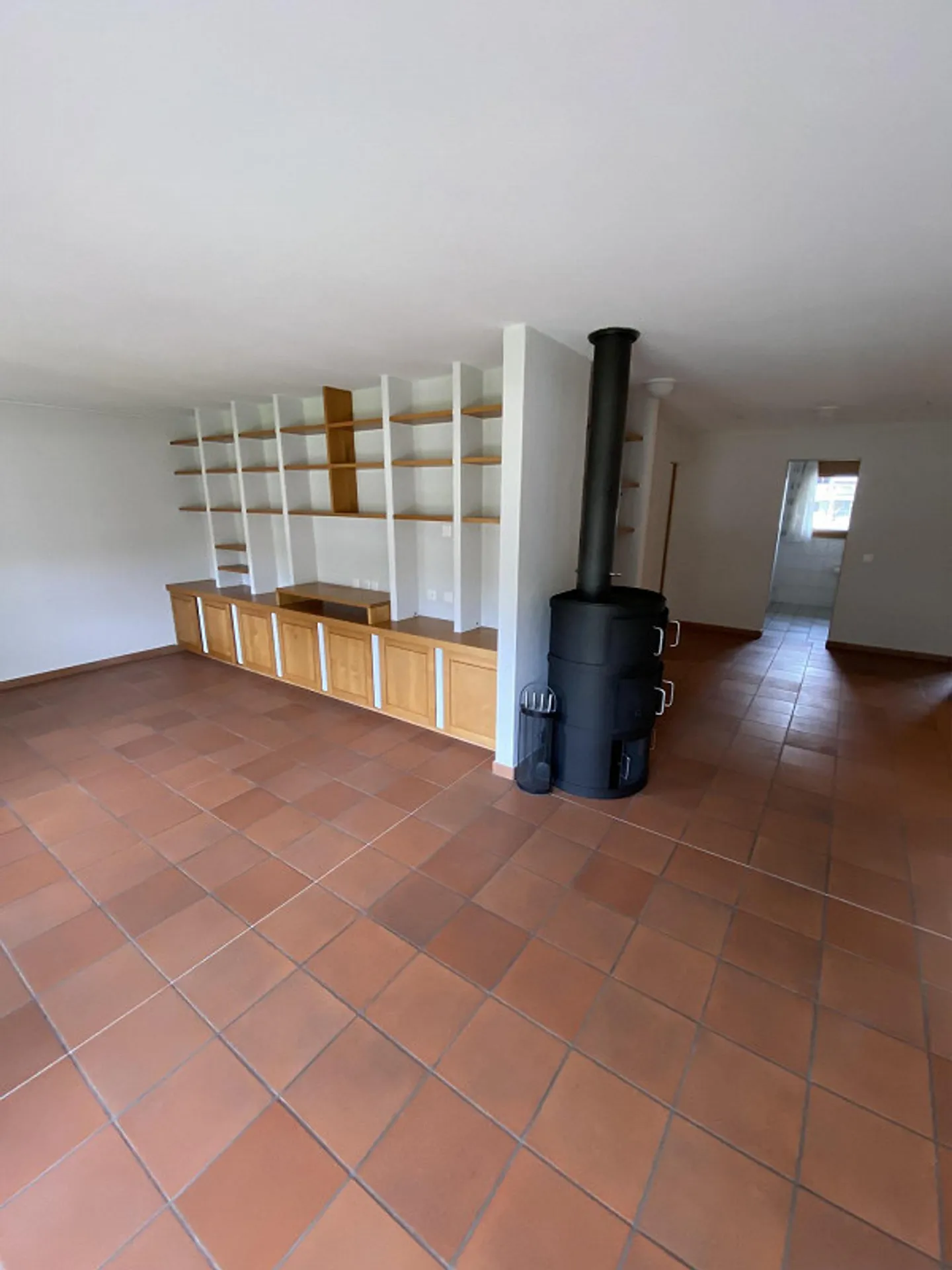 Spacious apartment for rent - Photo 5 of 16