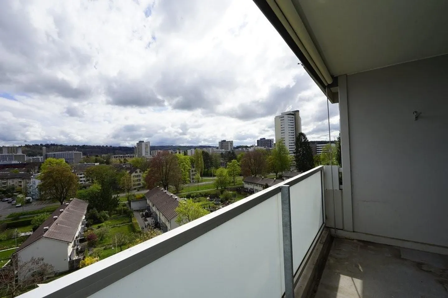 Appartement 4.5 pièces récemment rénové avec vue - Photo 9 sur 9