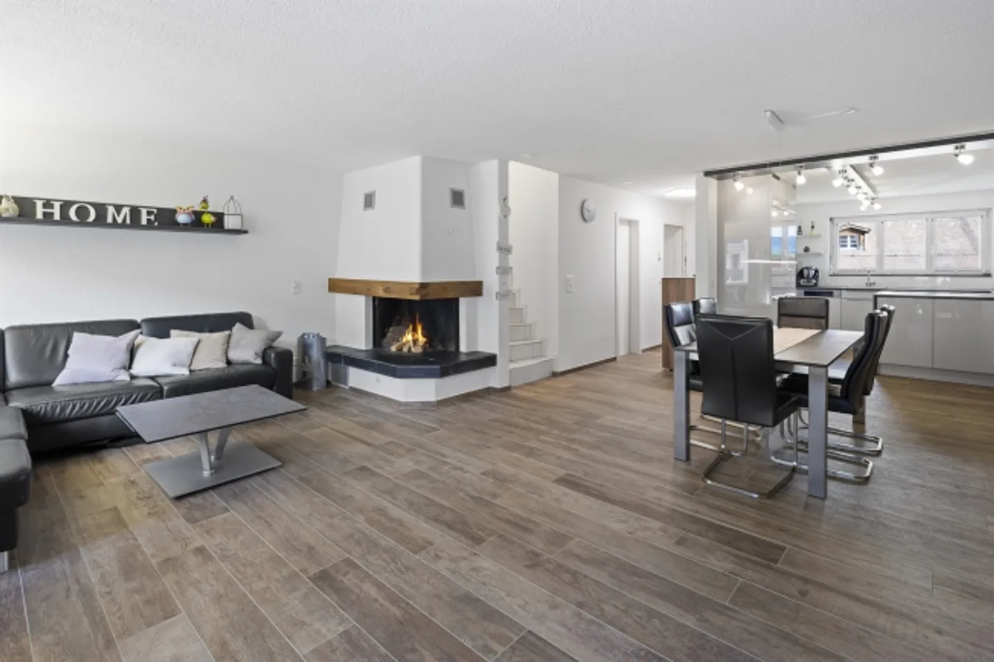 Well-kept family oasis with plenty of space in a central location - Photo 3 of 14