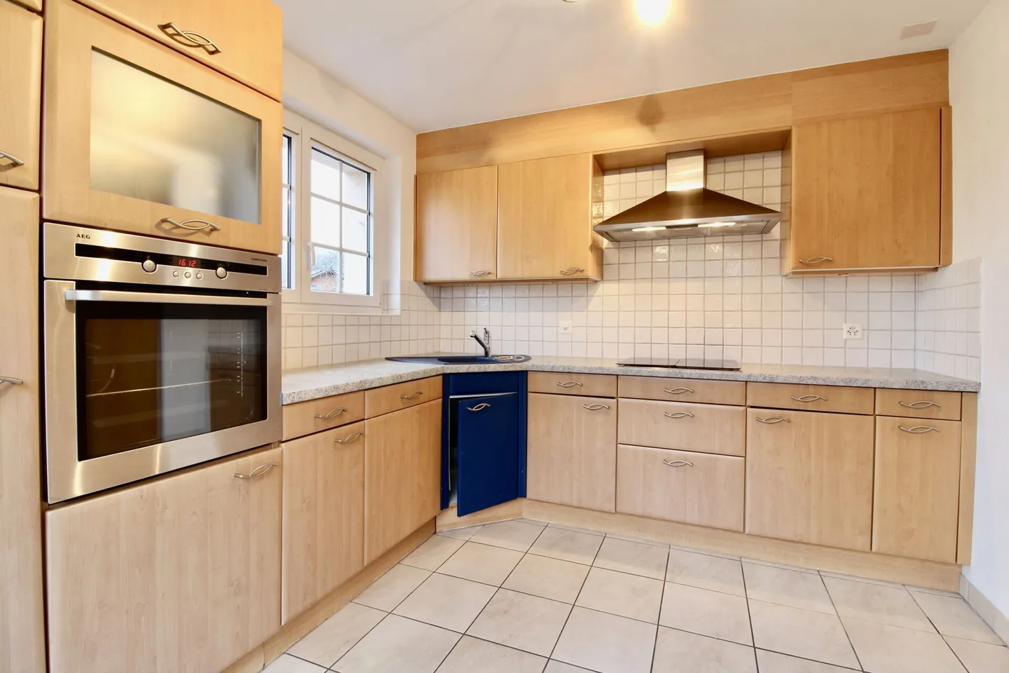 Charming Single-Family Home, Ideal for Family - Photo 4 of 10